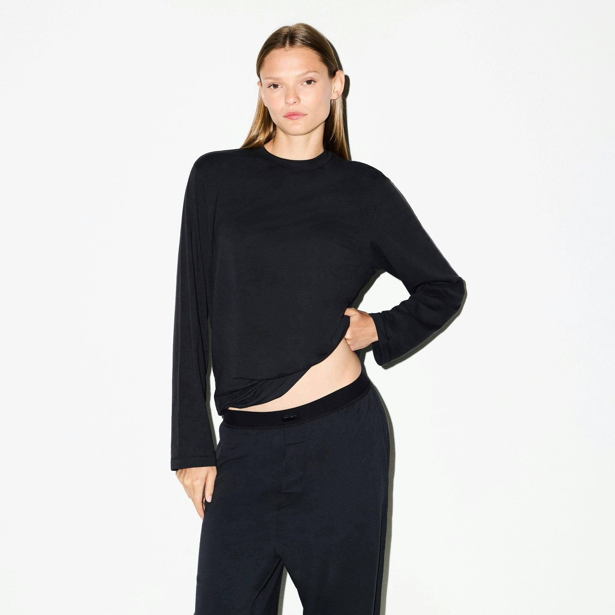 Skims Boyfriend Long Sleeve T-Shirt Onyx