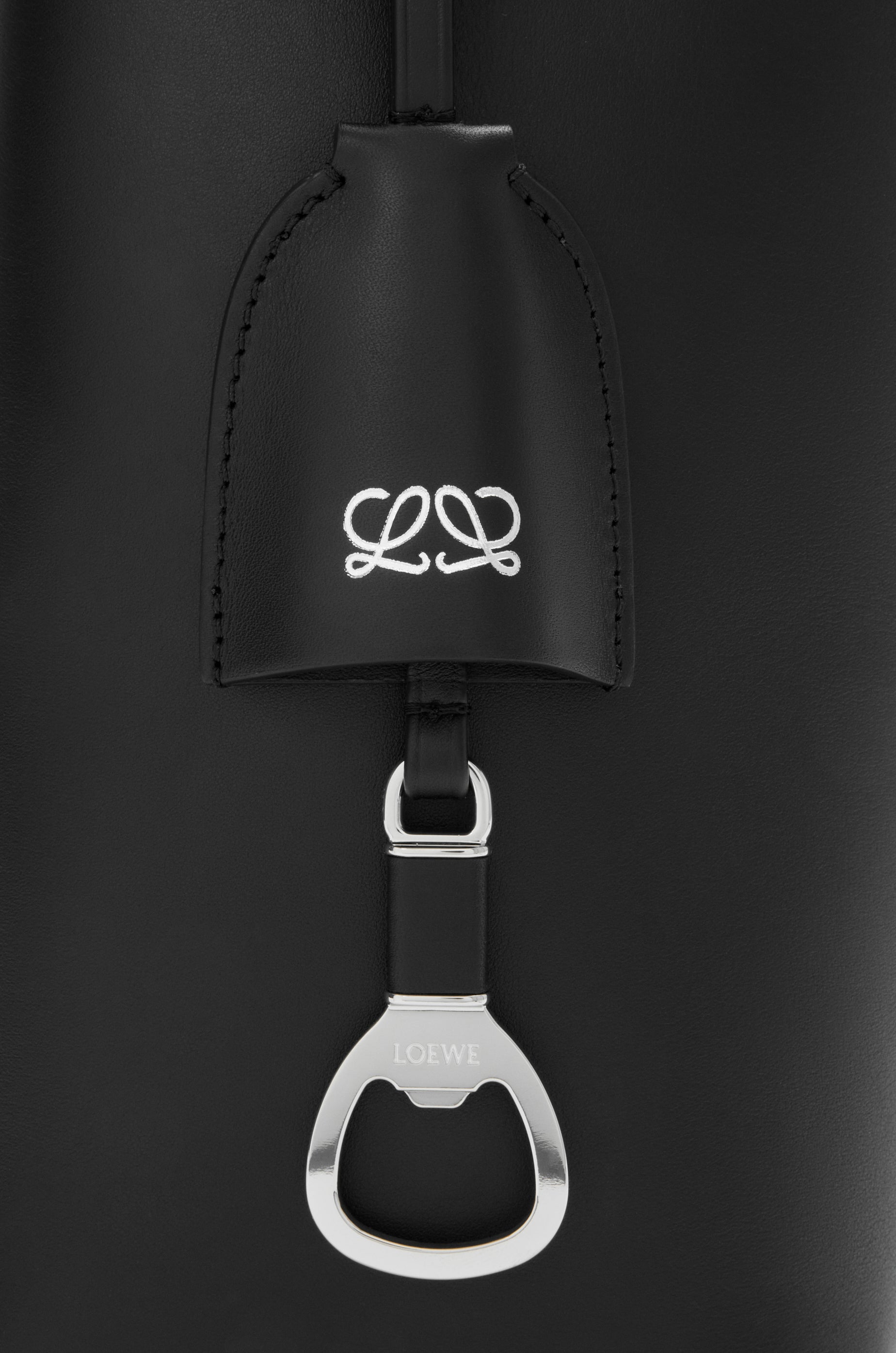 Loewe Medium Bilbao bucket in smooth calfskin