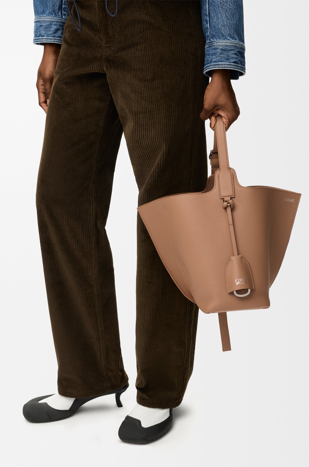 Loewe Medium Bilbao bucket in smooth calfskin
