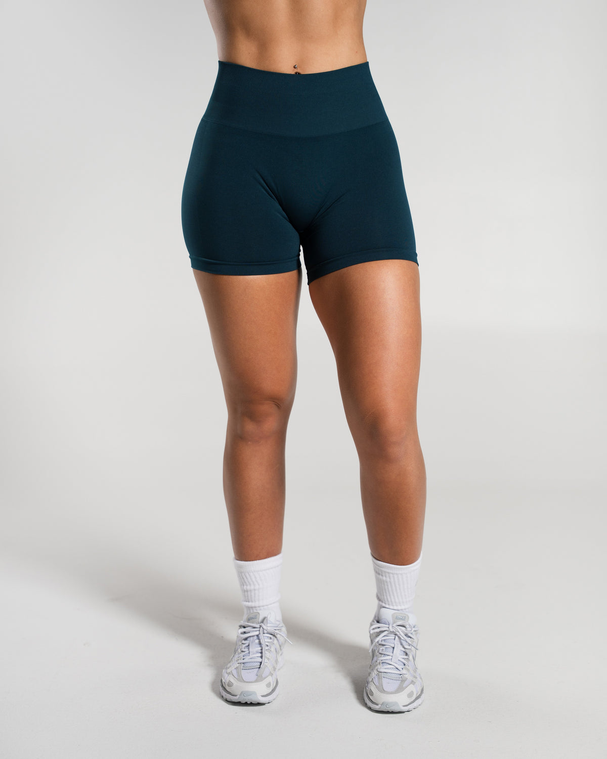 Alphalete Women's Amplify Mid Rise Short