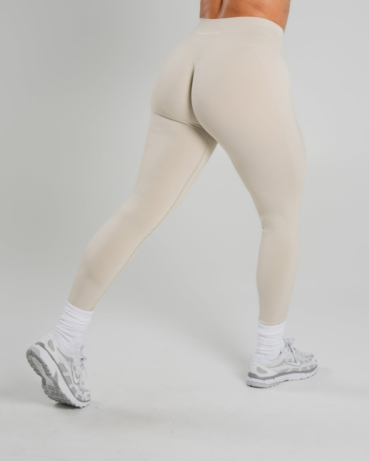 Alphalete Women's Amplify Mid Rise Legging