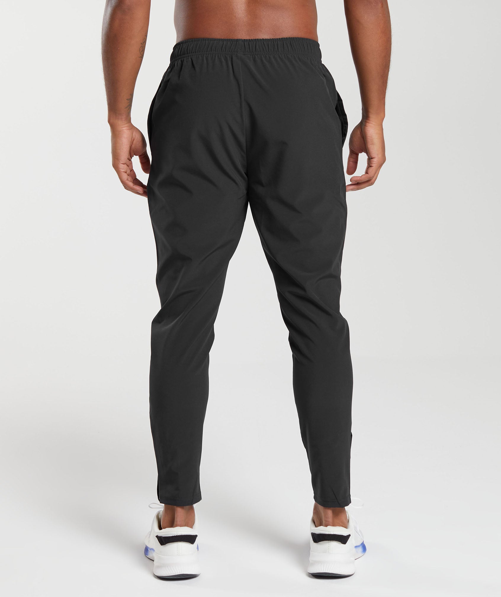 Gymshark Arrival Woven Joggers Black