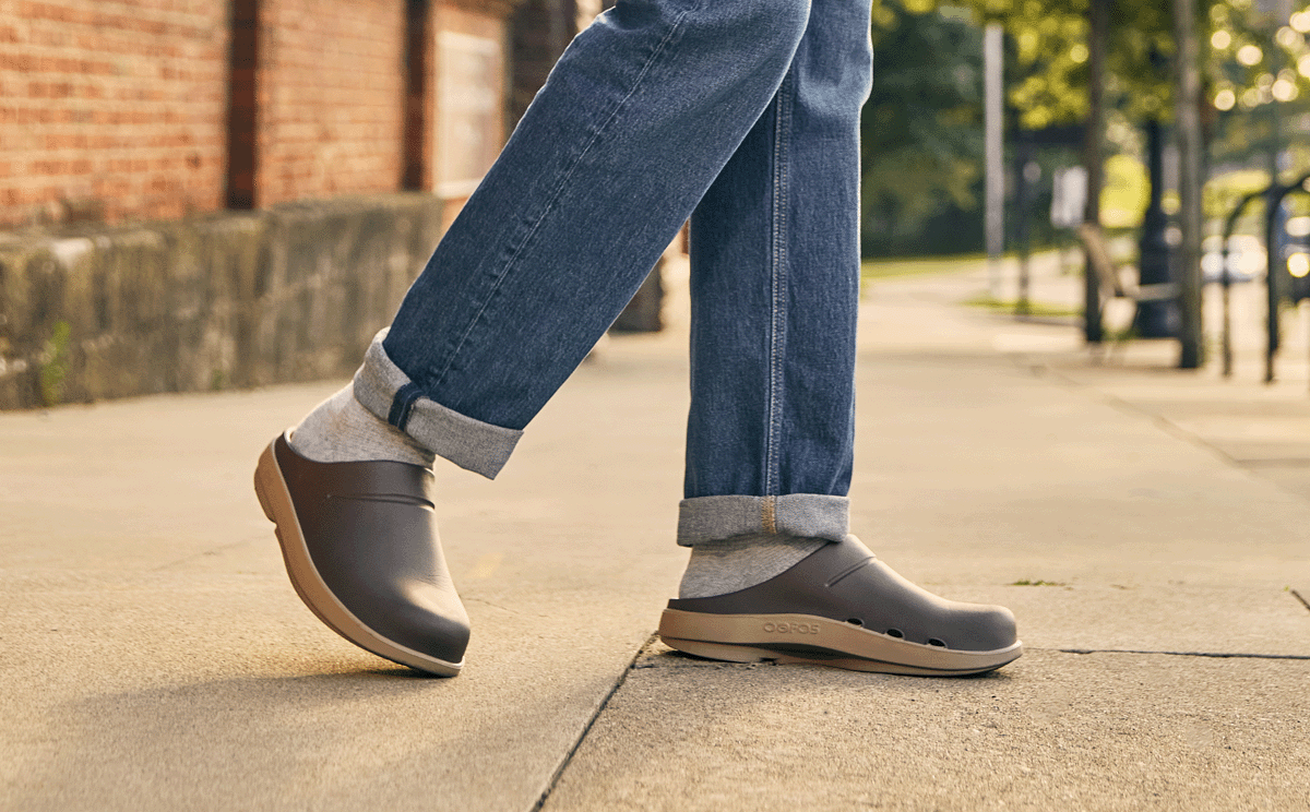 Oofos Men's Luxe Clog Nomad & Portobello