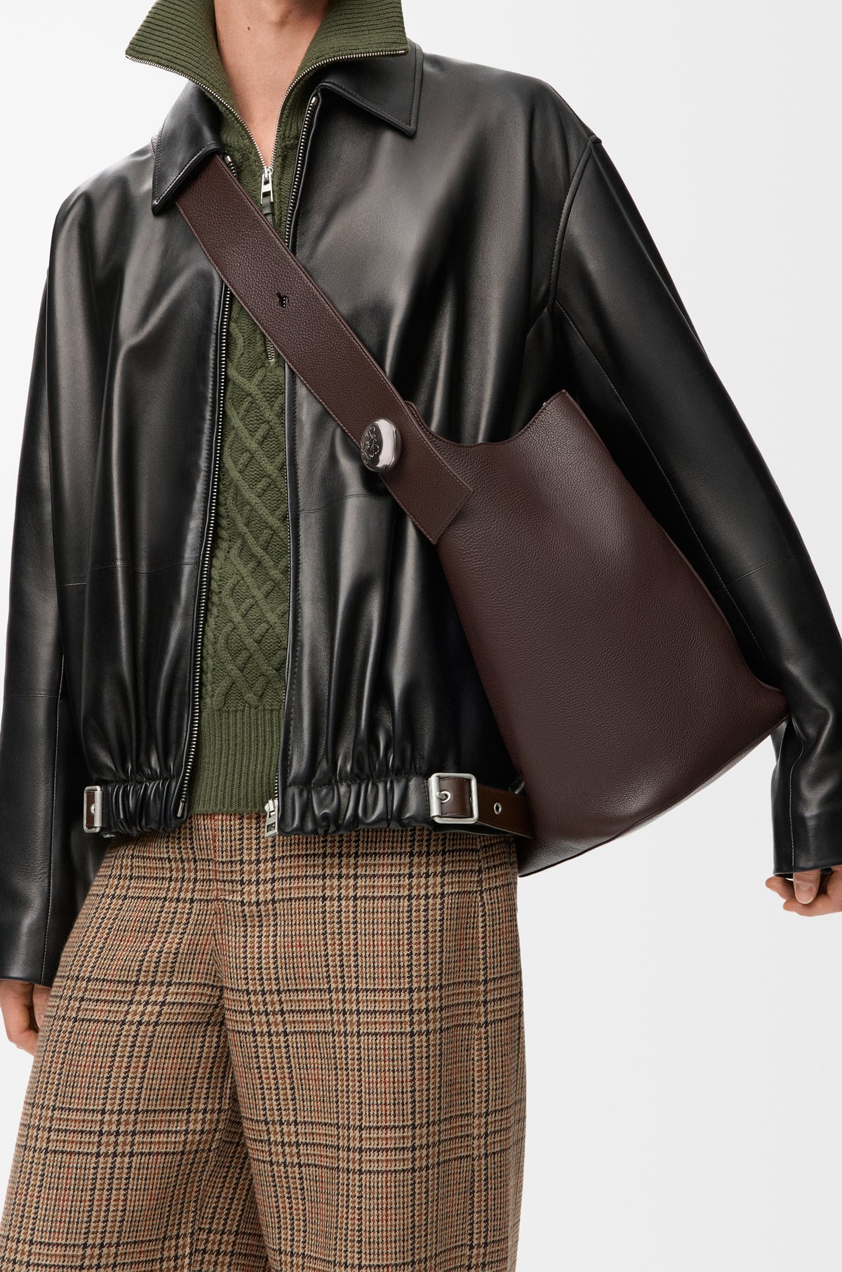 Loewe Large Pebble bucket in supple grained calfskin