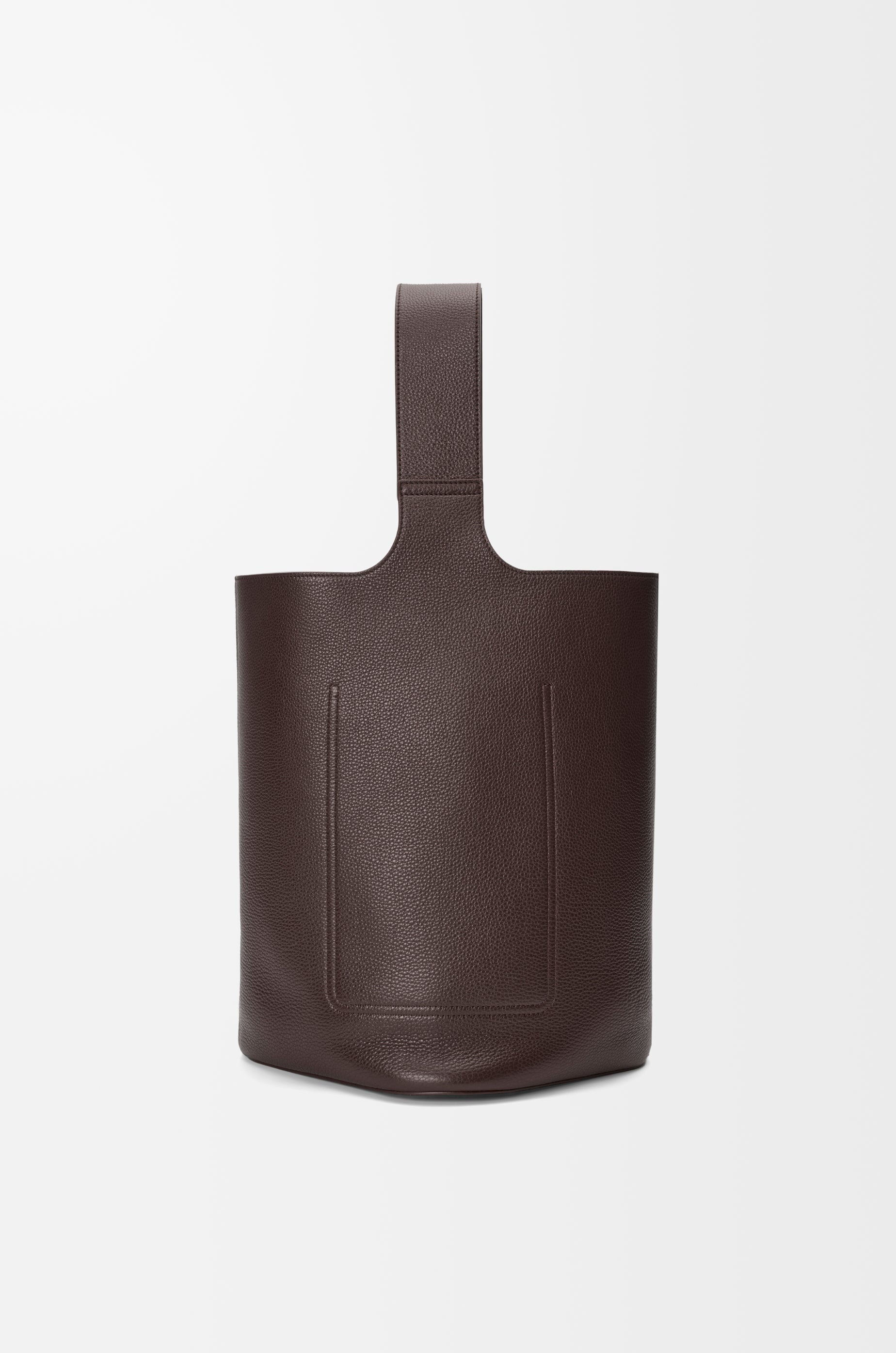 Loewe Large Pebble bucket in supple grained calfskin