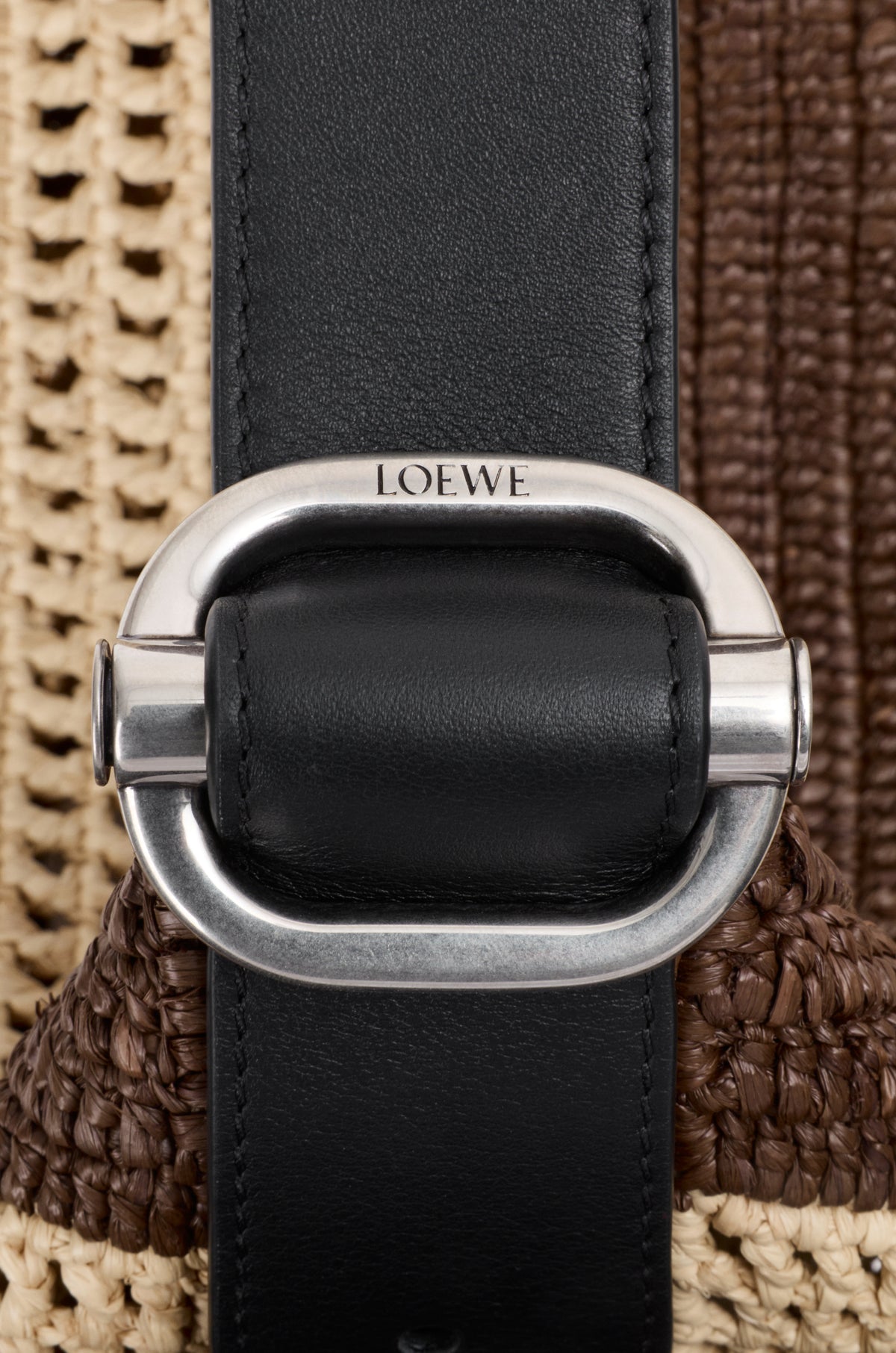 Loewe Loop bucket in raffia