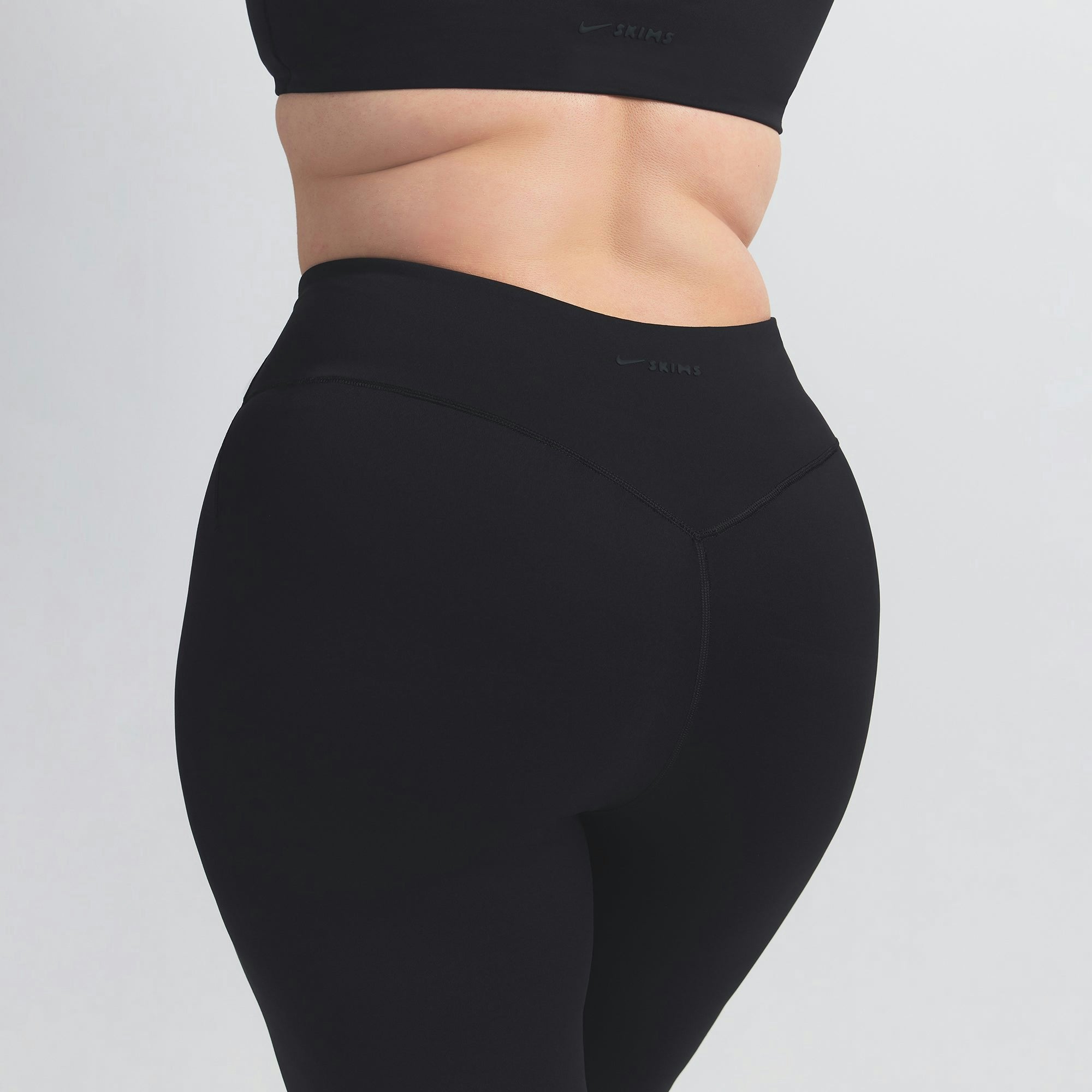 Skims Nikeskims Matte 26" Legging Obsidian