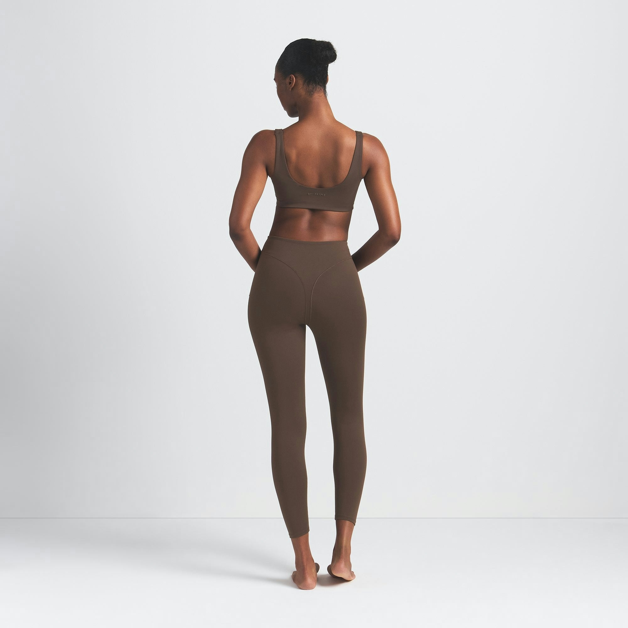 Skims Nikeskims Matte V-Line 26" Legging Dark Sepia