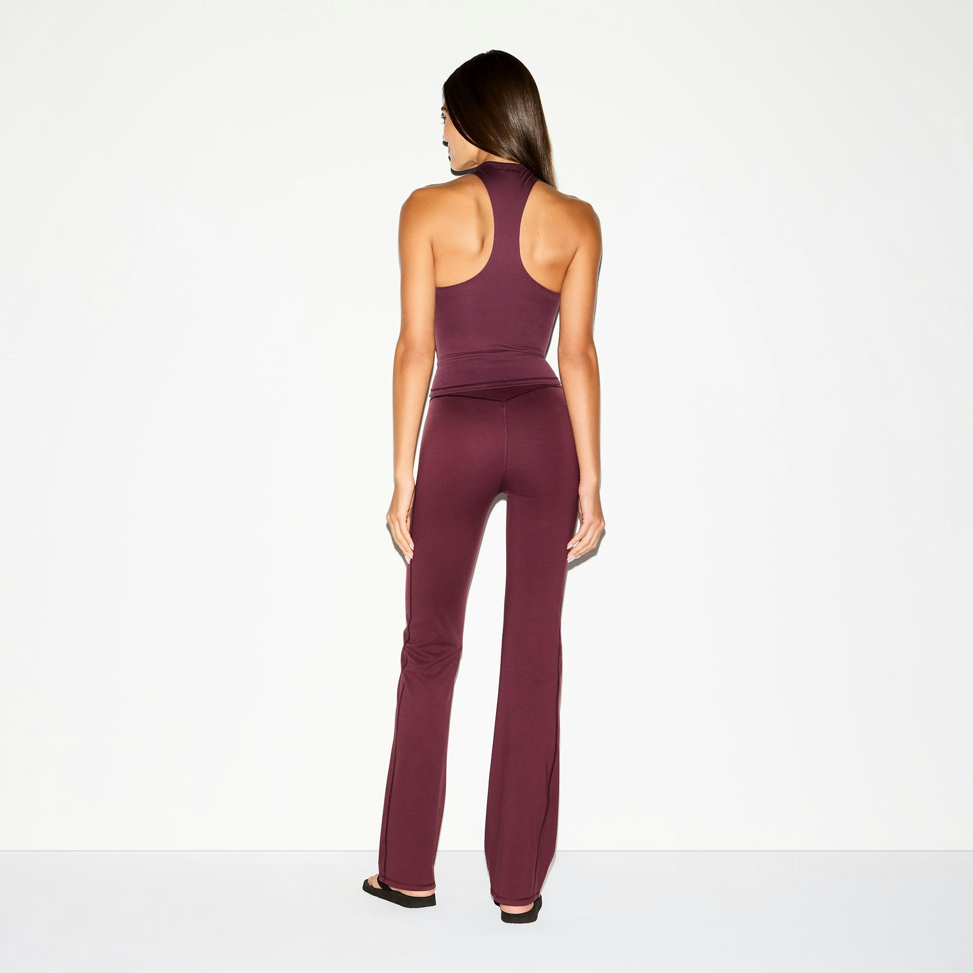 Skims Nikeskims Matte Slim Flare Legging Currant