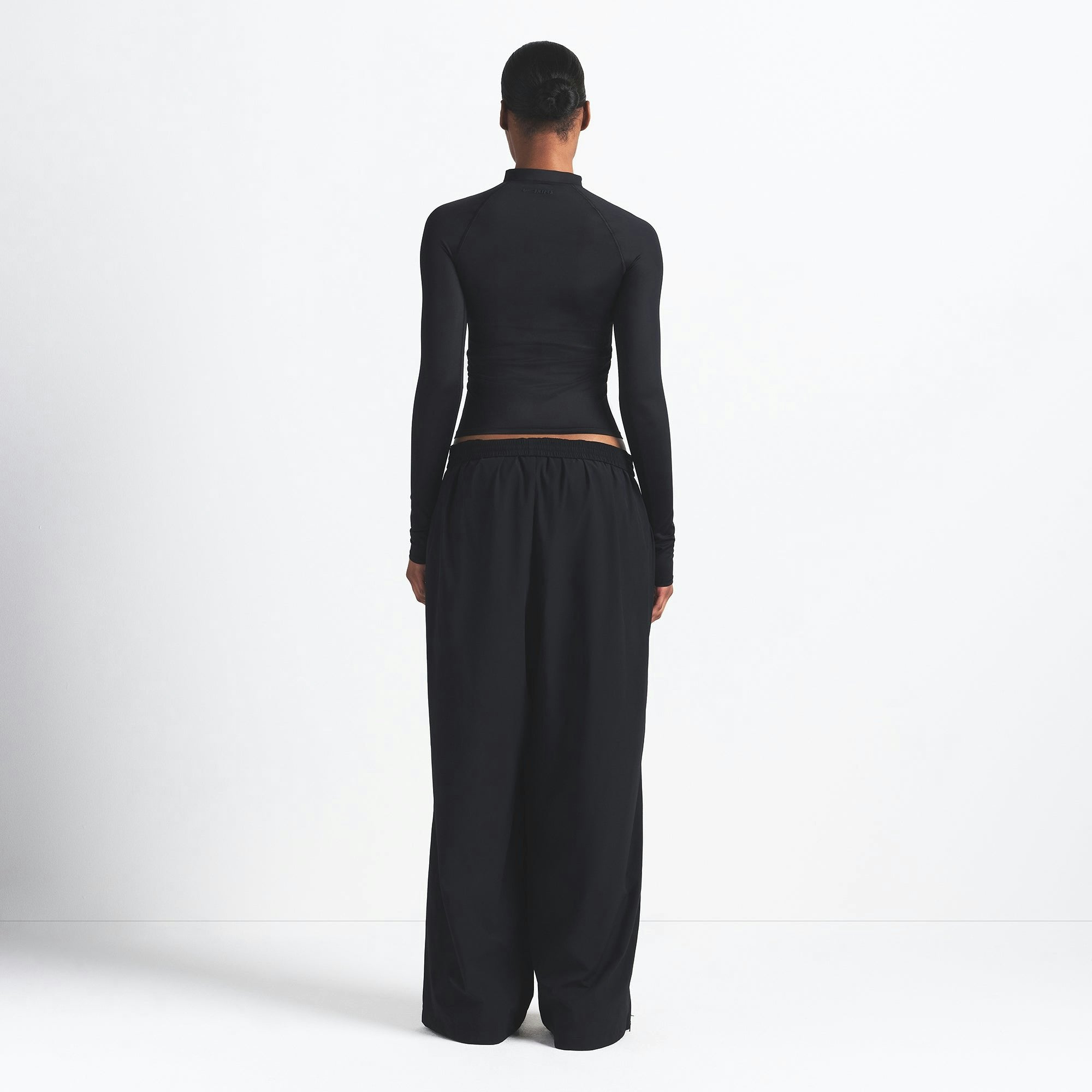 Skims Nikeskims Woven Nylon Oversized Track Pant Obsidian