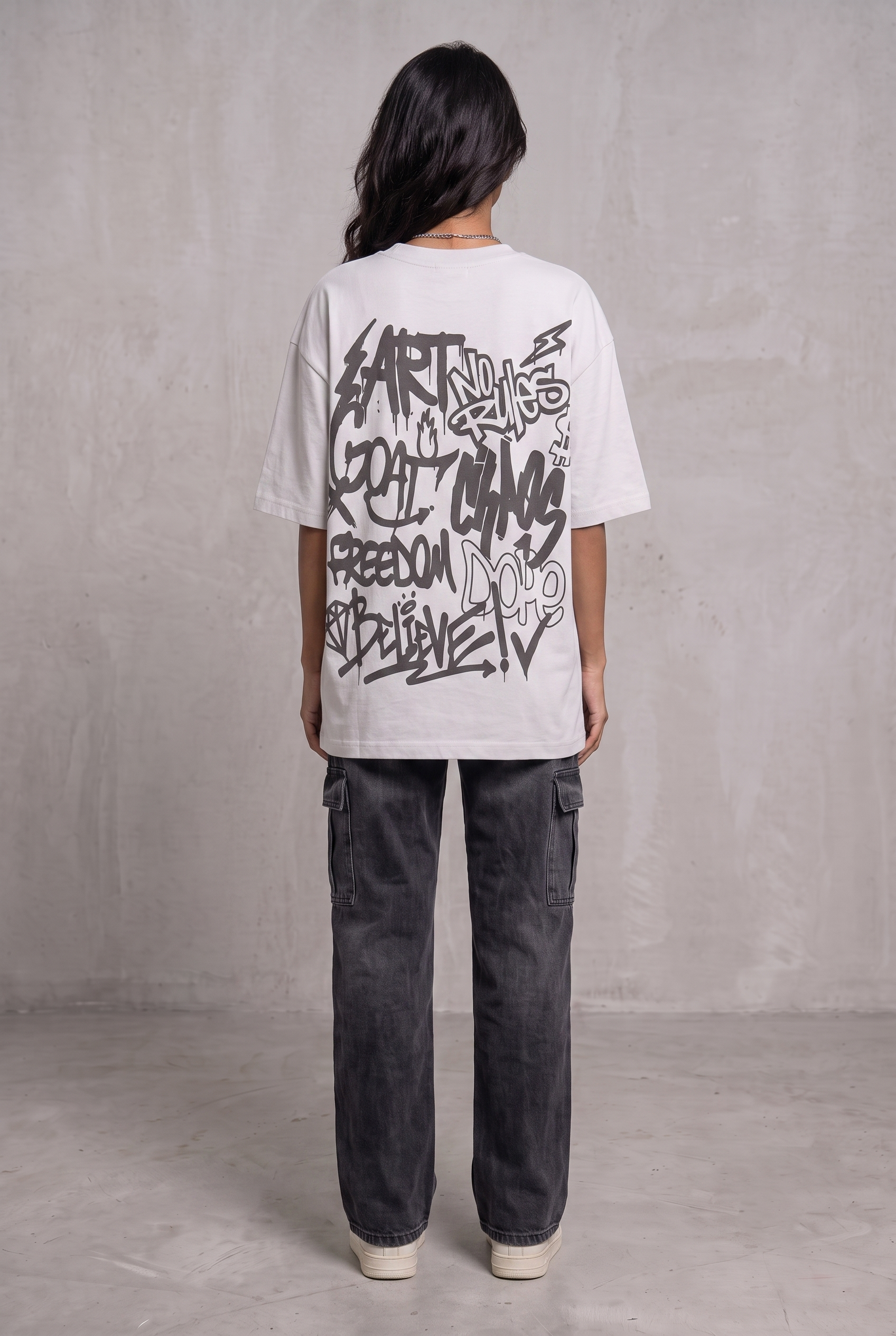 RUST GRAFFITI GREY WOMEN’S OVERSIZED T-SHIRT