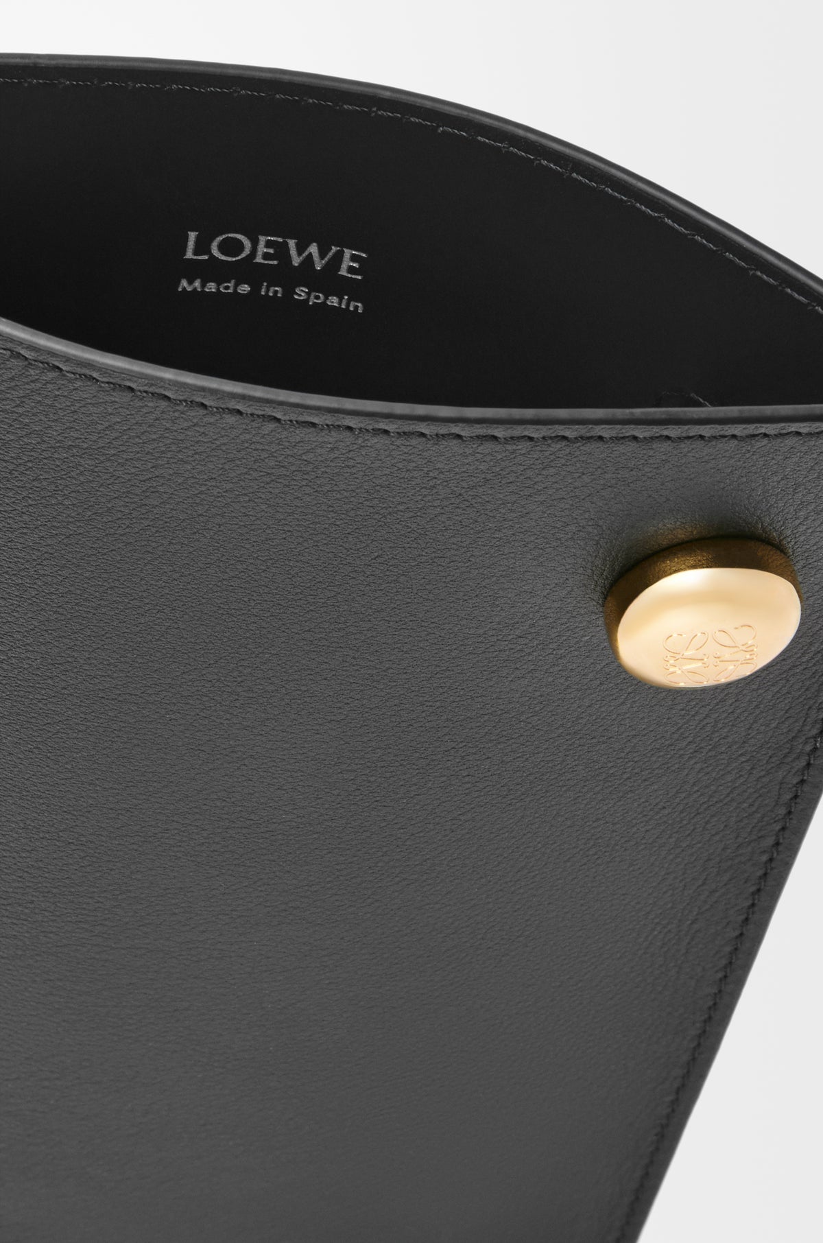Loewe Pebble Dice pocket in classic calfskin