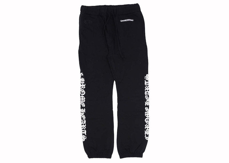 【MUCENT】 SIGNATURE HEART LETTERING BACK LOGO SWEAT PANTS SIGNATURE HEART LETTERING BACK LOGO SWEAT PANTS UNISEX