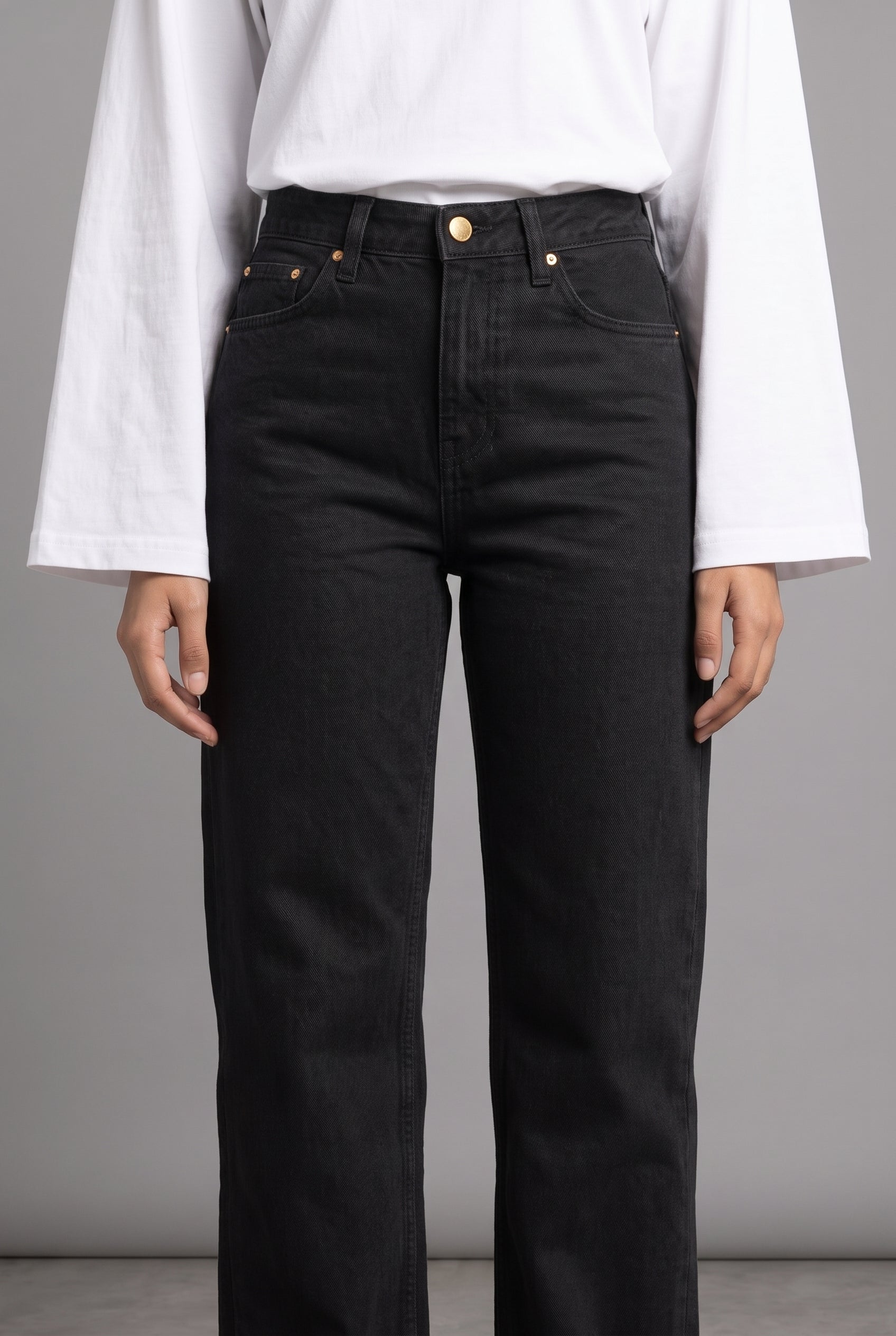 CLASSIC BLACK DENIM WOMEN'S JEANS
