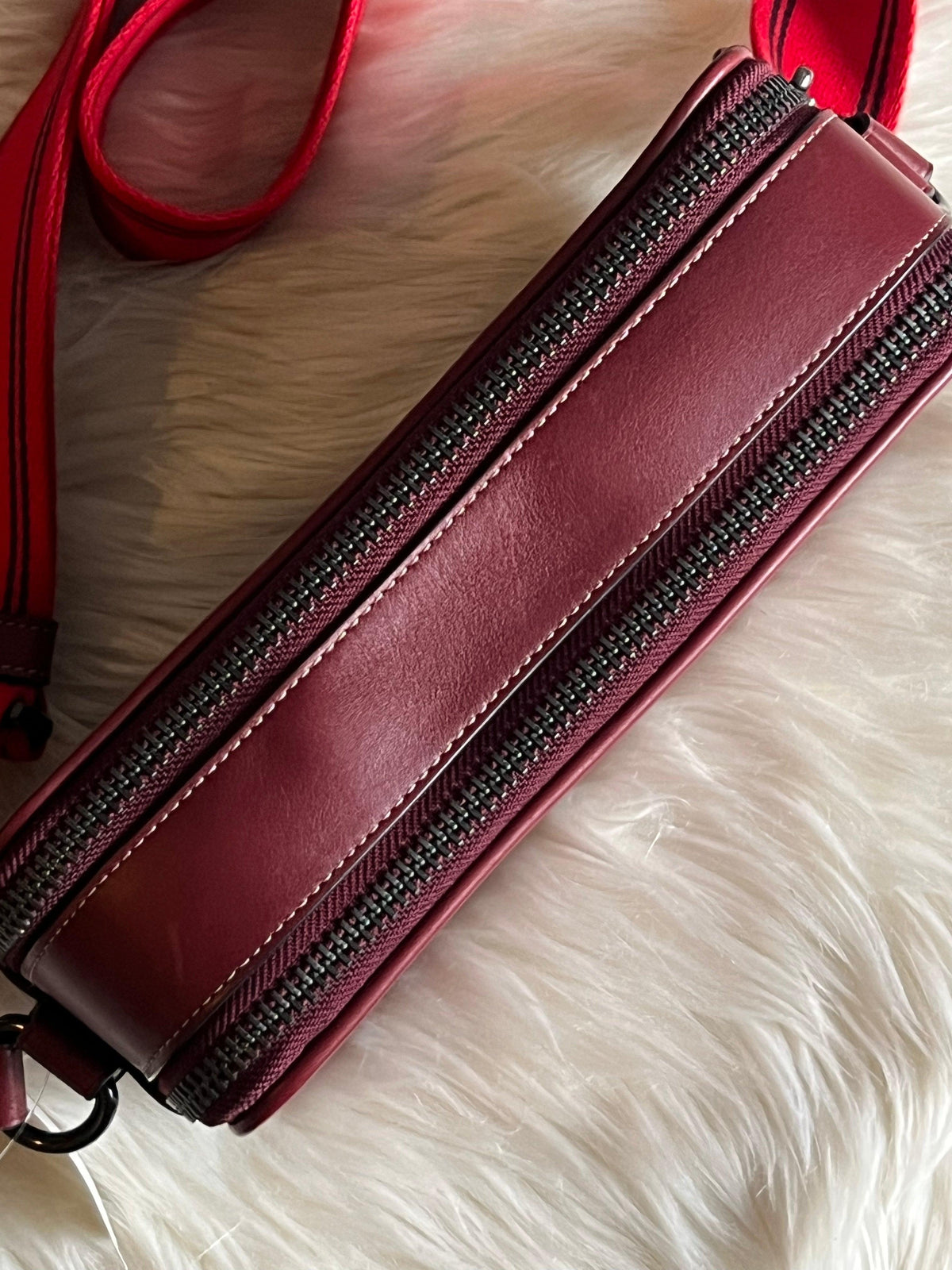 Club De Mode Coach Charter Crossbody 24 With Coach Badge