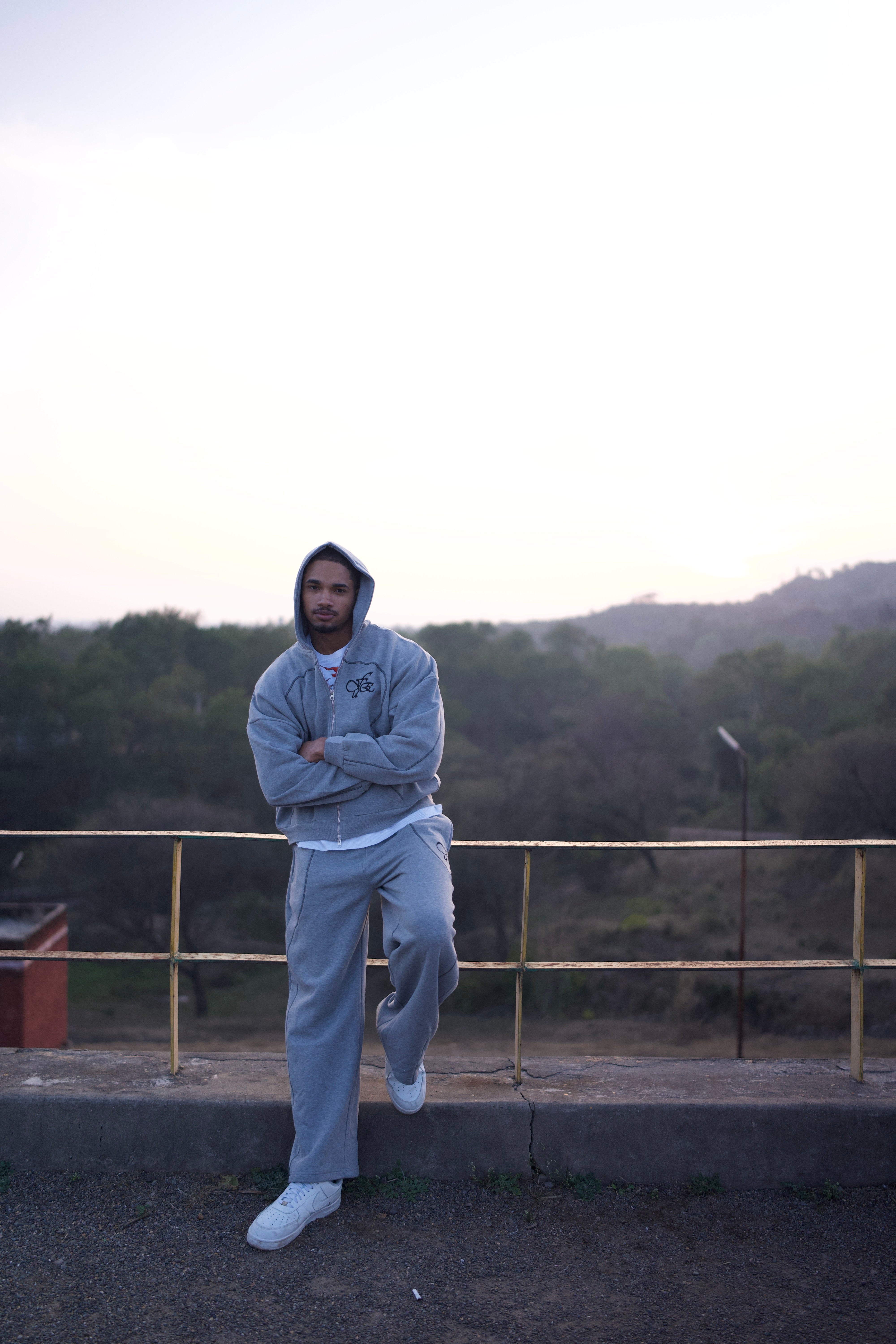 EVERYDAY ESSENTIAL SWEATPANTS GREY
