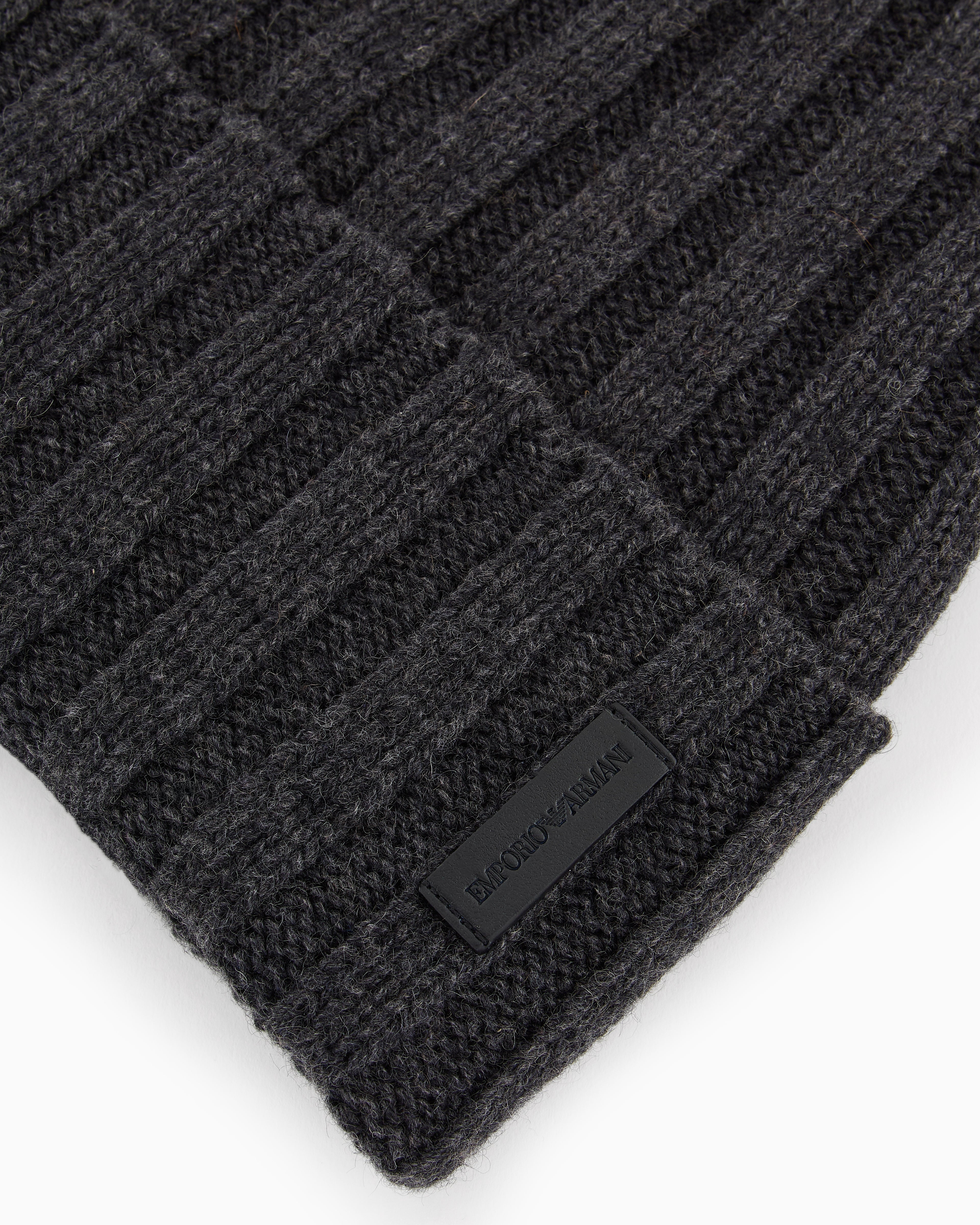 Emporio Armani Pure cashmere, ribbed beanie