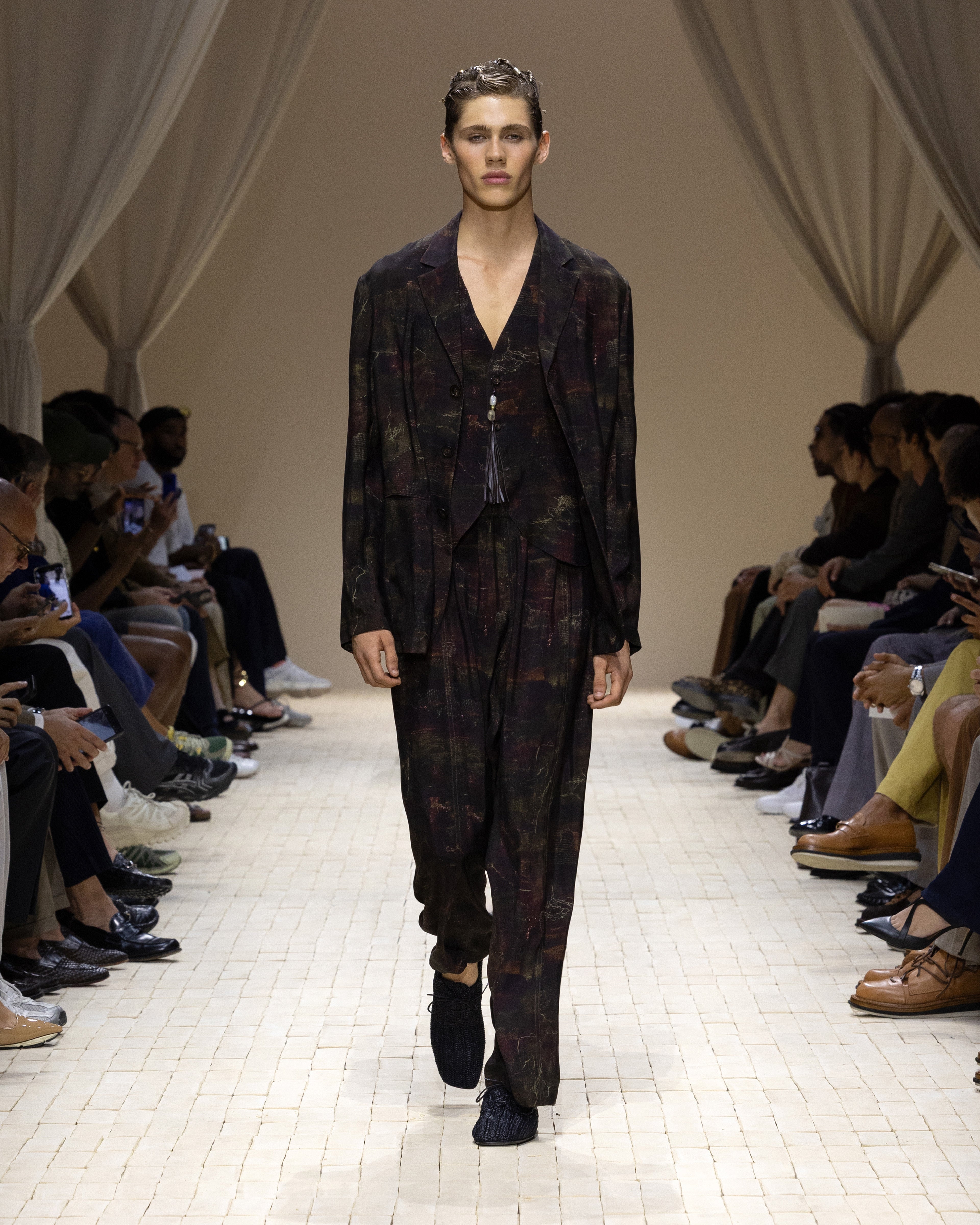 Emporio Armani Single-breasted jacket in cupro twill with all-over print