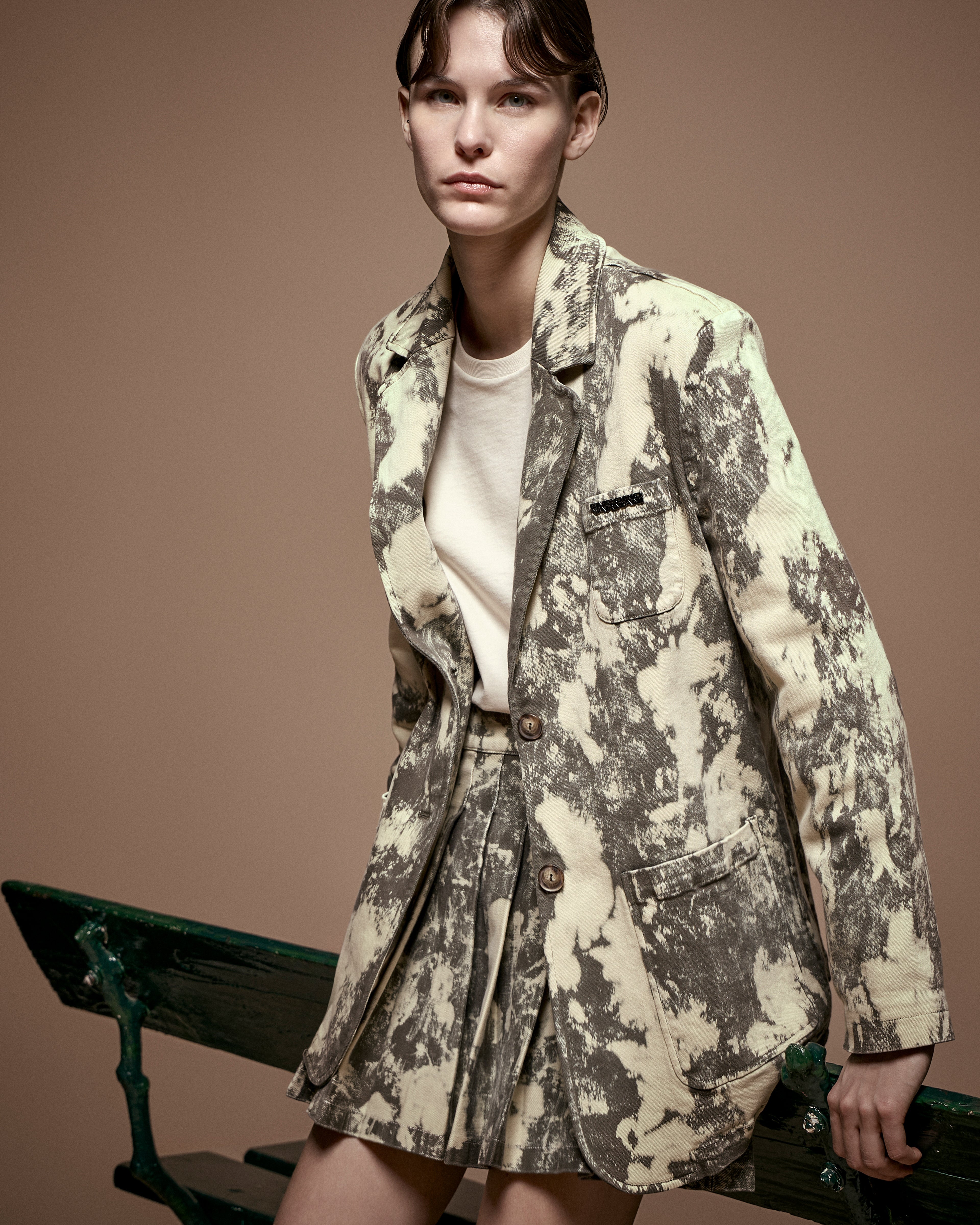 Emporio Armani New York capsule collection single-breasted tie-dye effect garment-dyed drill blazer