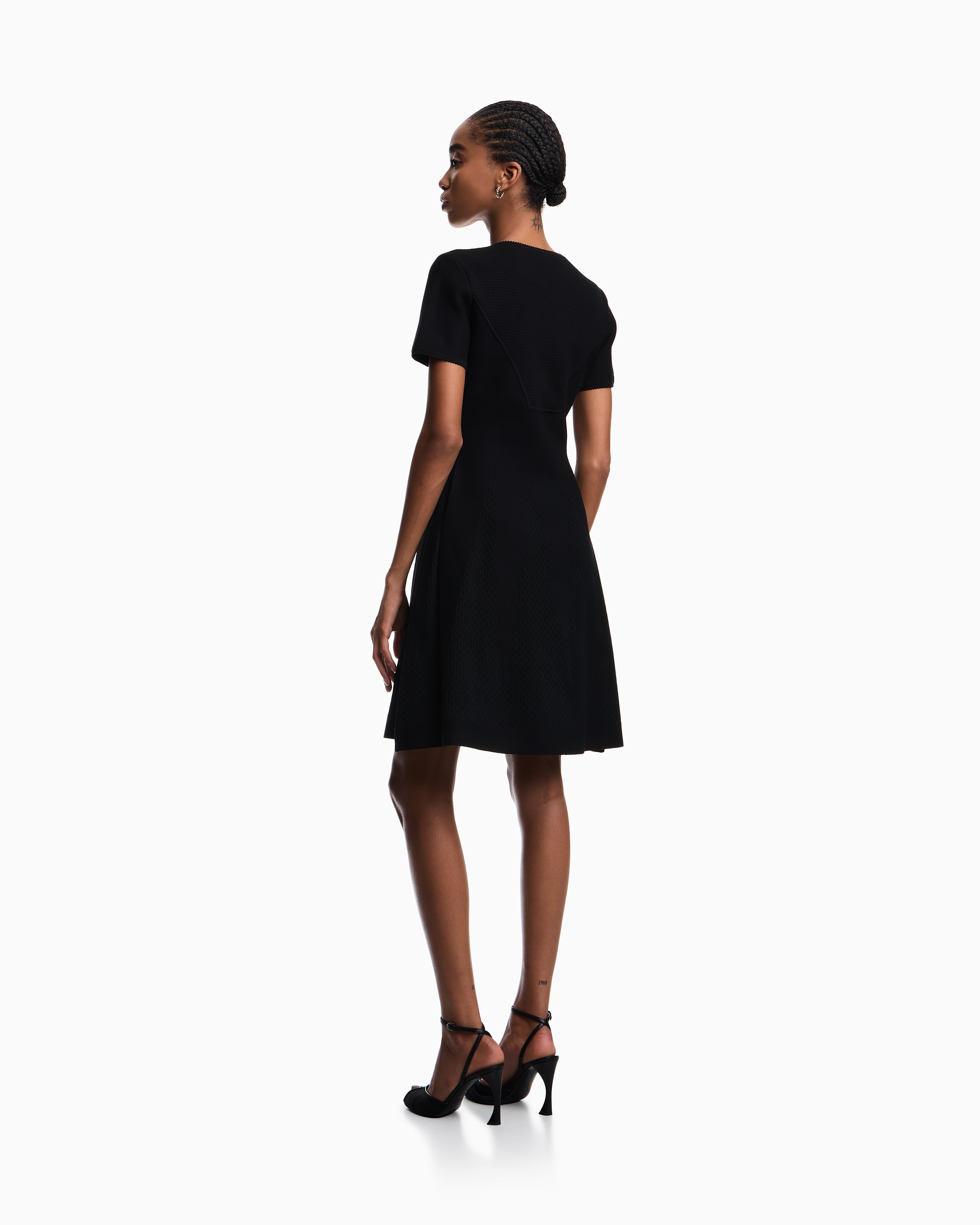 #color_black