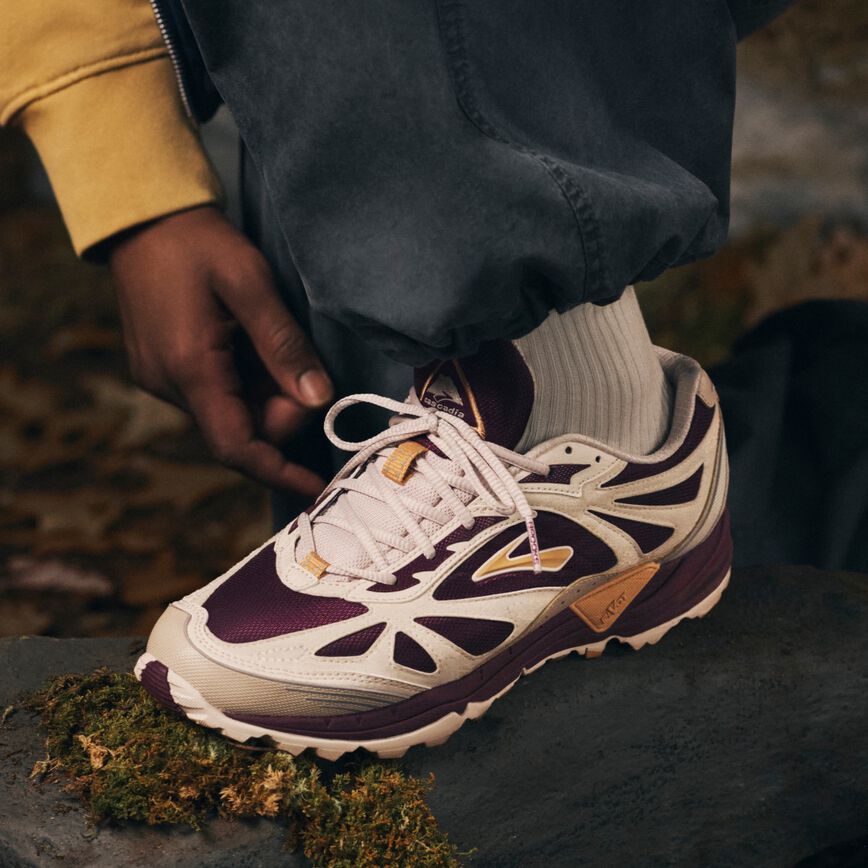 Brooks Cascadia 1 Beet/Moonbeam/Gray