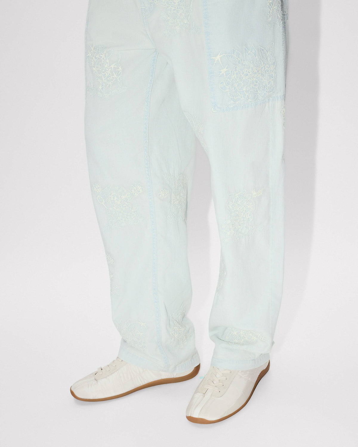 Kenzo Cartoon Embroidered Cargo Monkey Fit Jeans In Stone Bleach Chambray