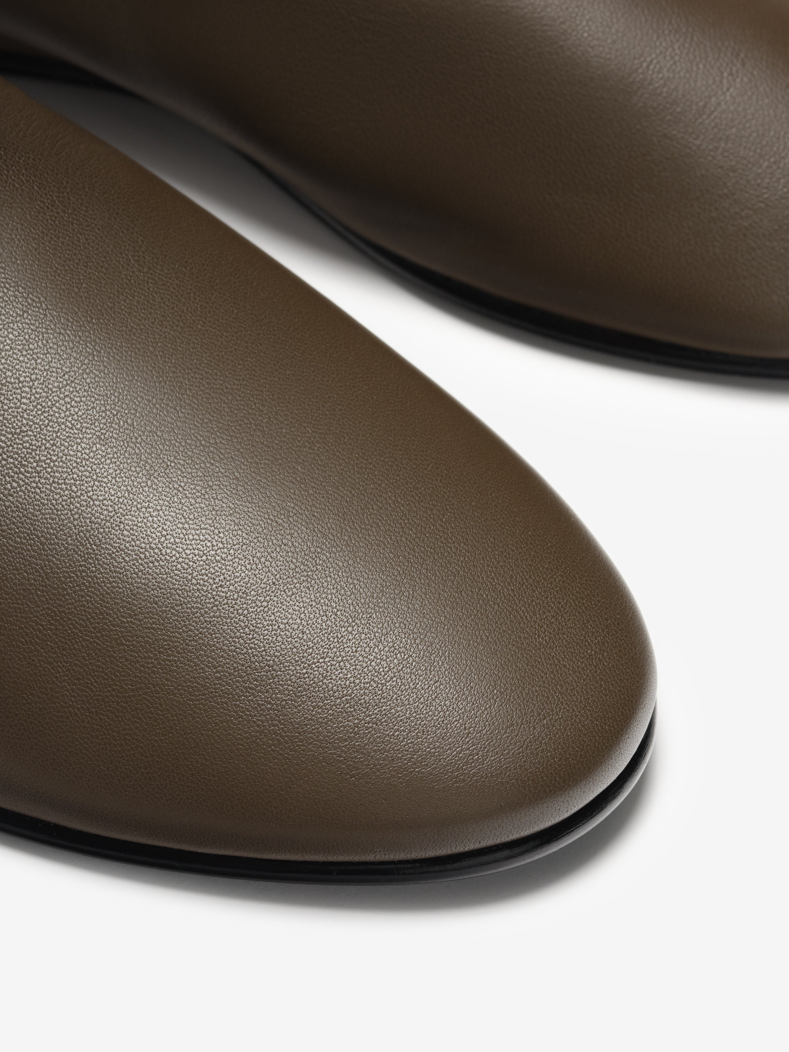 Essentials Leather Ballerino Taupe