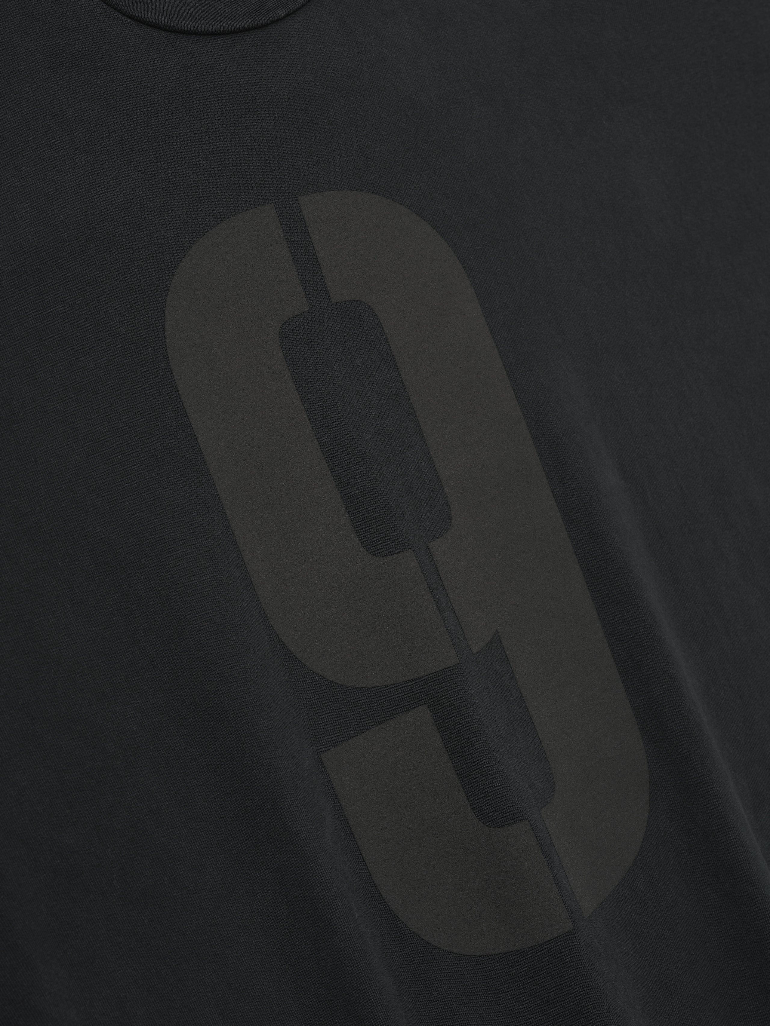 Essentials 9 Long Sleeve Tee Black