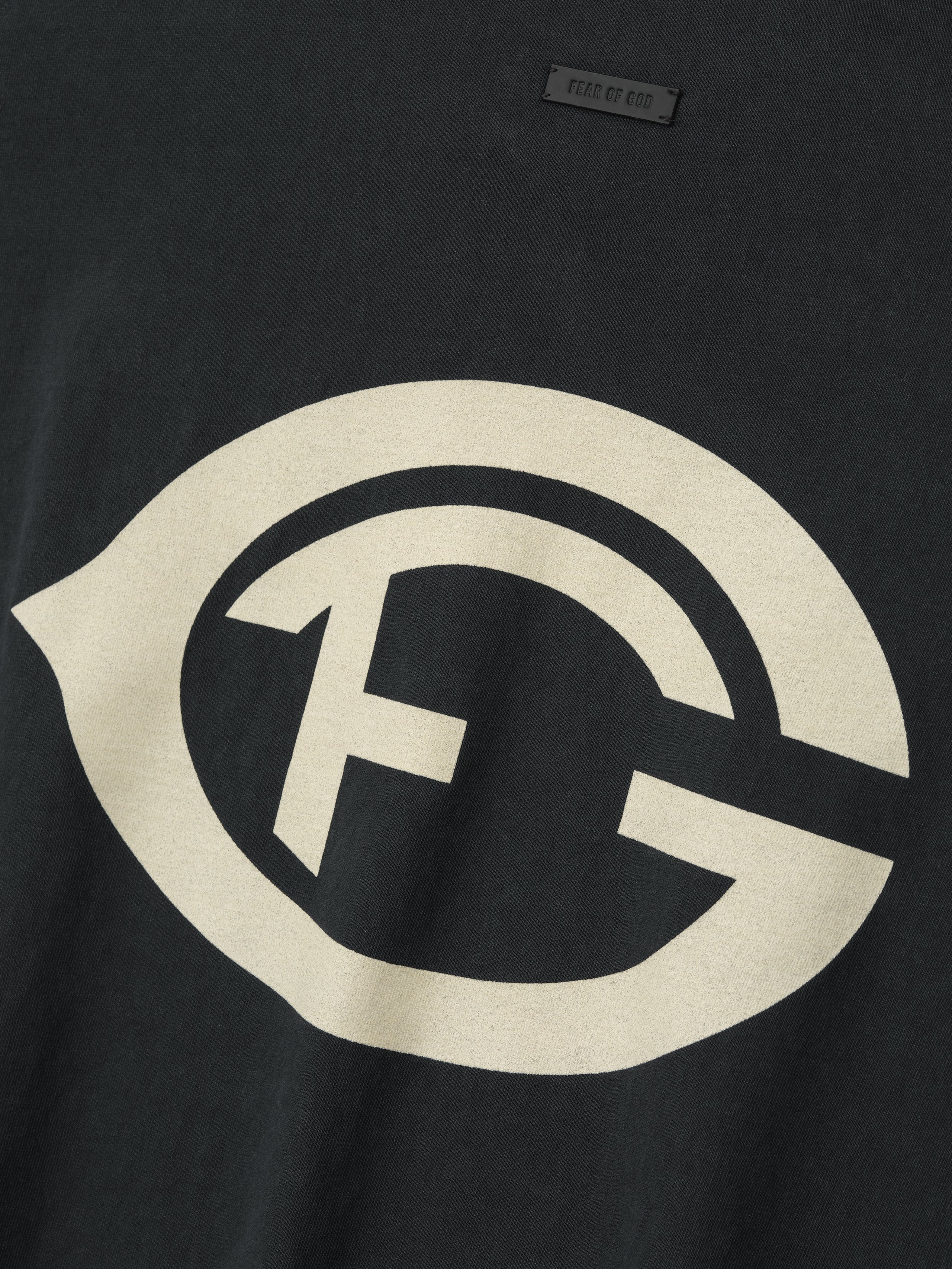 Essentials 26 Tee Black