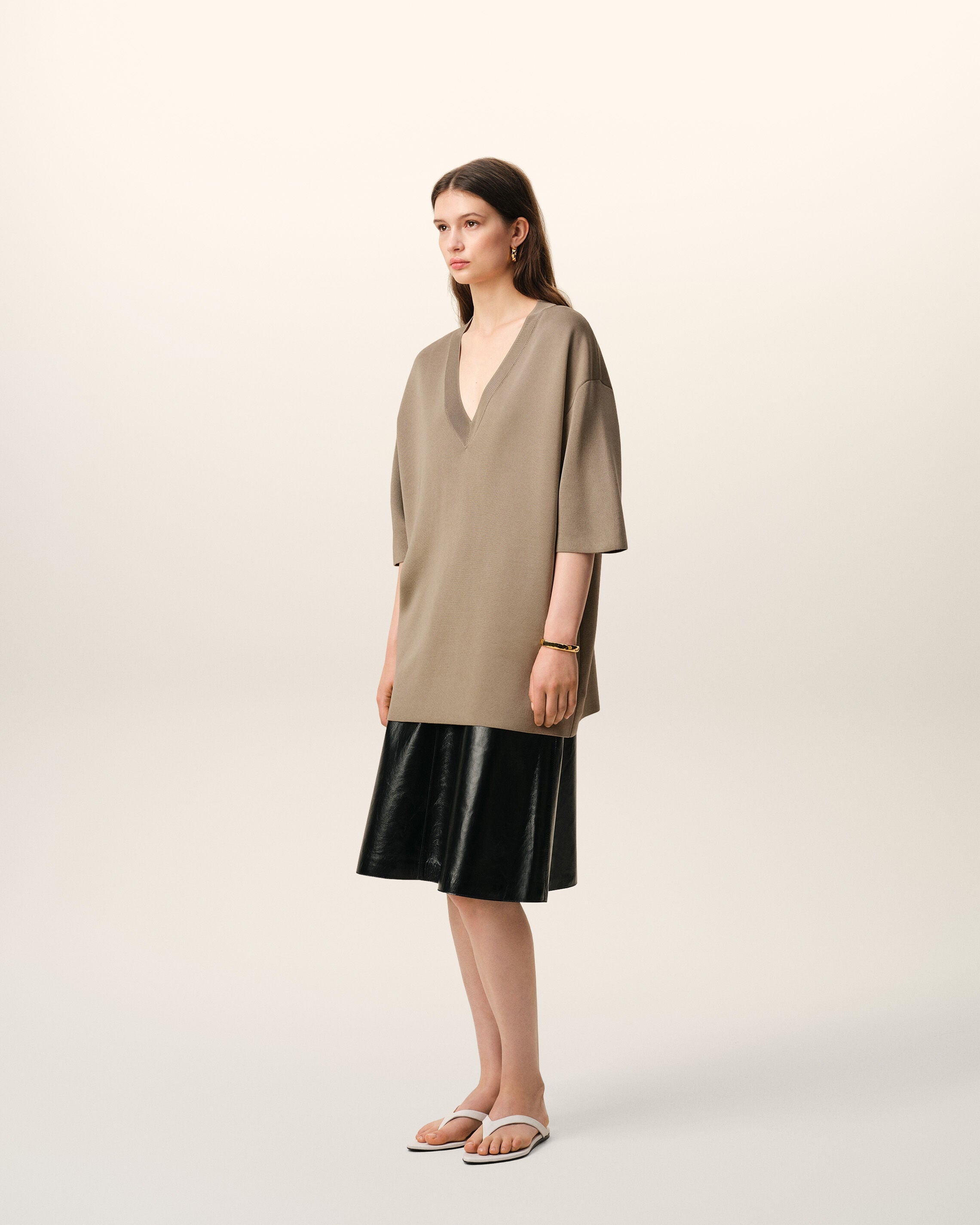 AmiParis Beige Wool Short Sleeves V Neck Sweater Women's