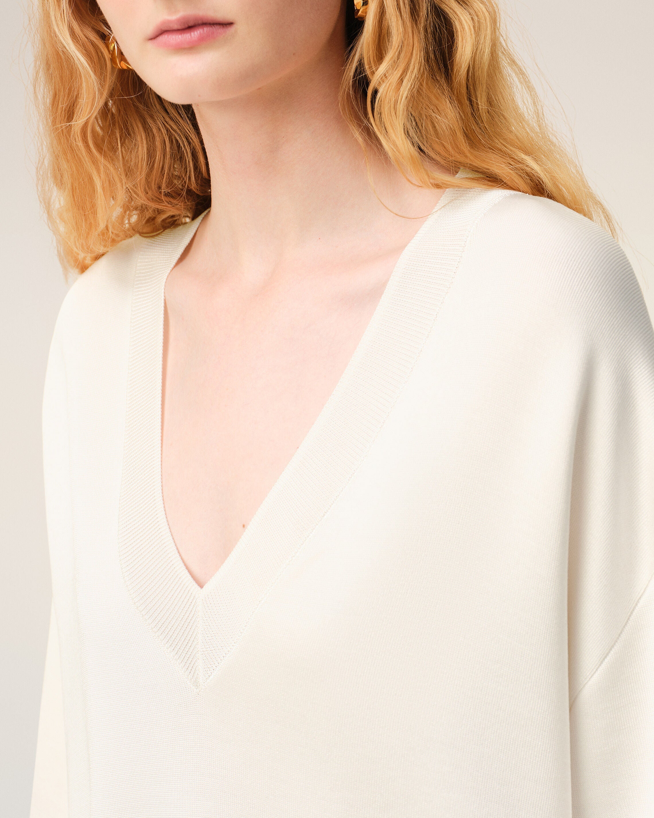 AmiParis White Wool Short Sleeves V Neck Sweater Women's
