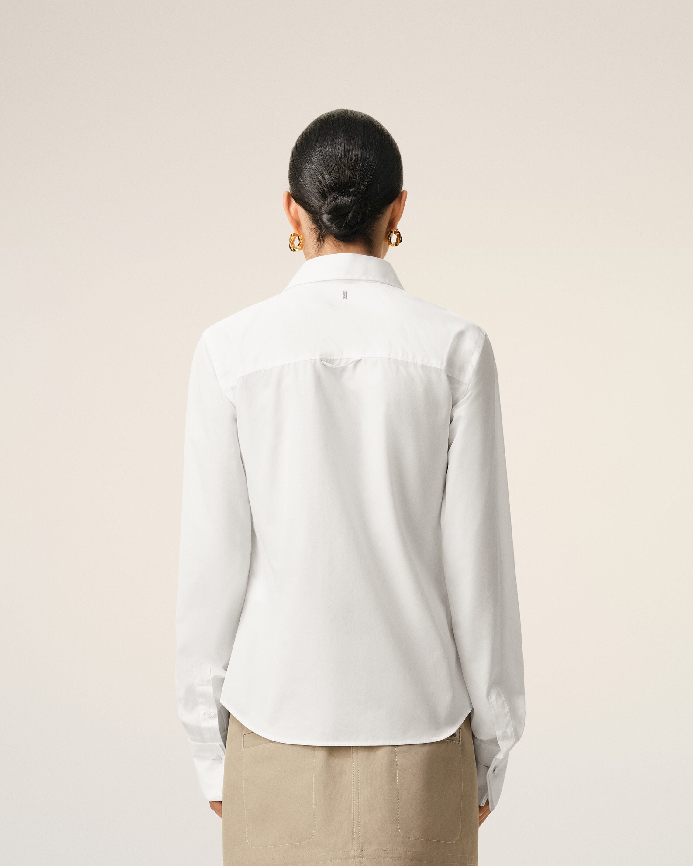 AmiParis White Blended Silk Sharp Collar Adjusted Shirt Women's