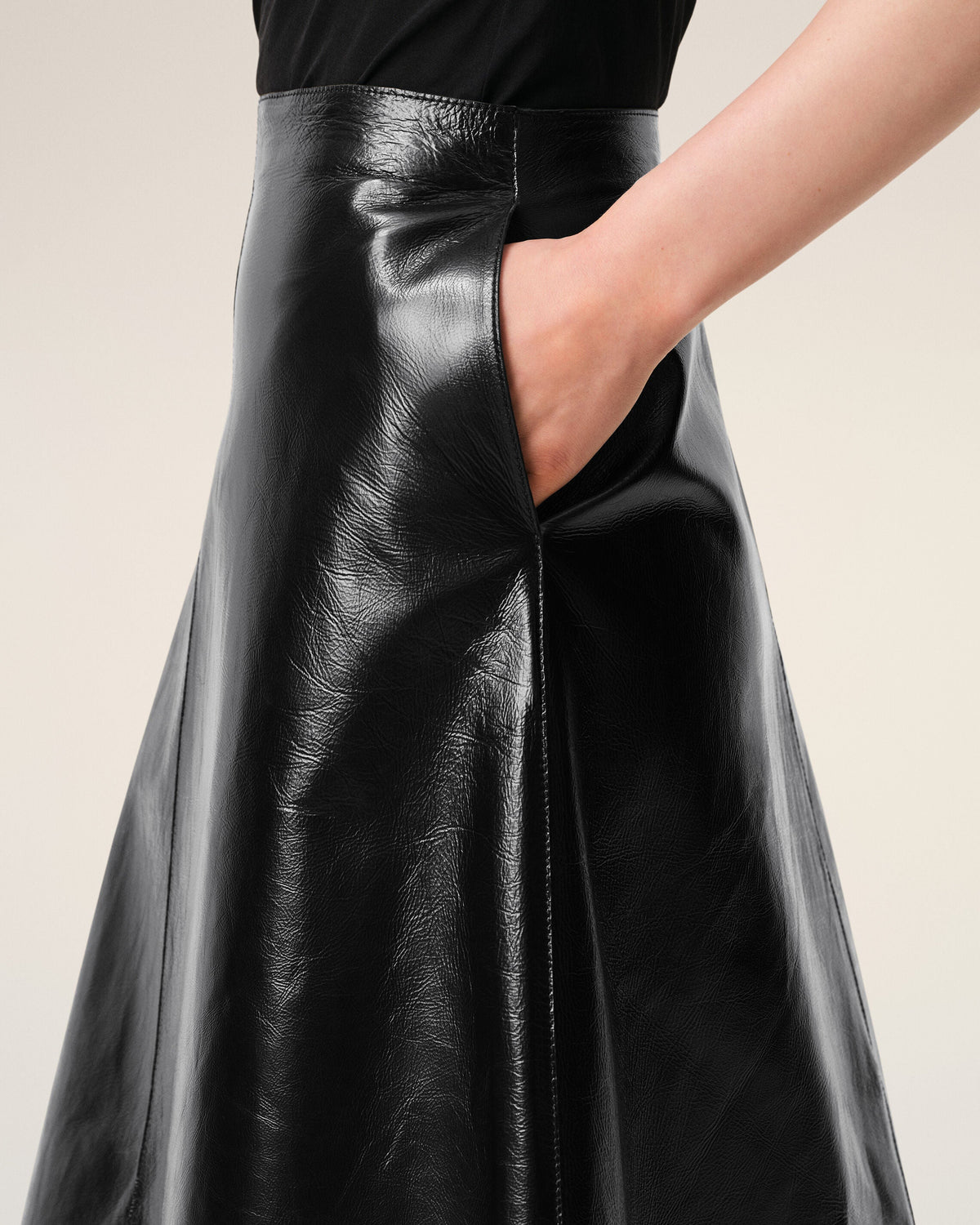AmiParis Black Lamb Leather Midi Trapeze Skirt Women's