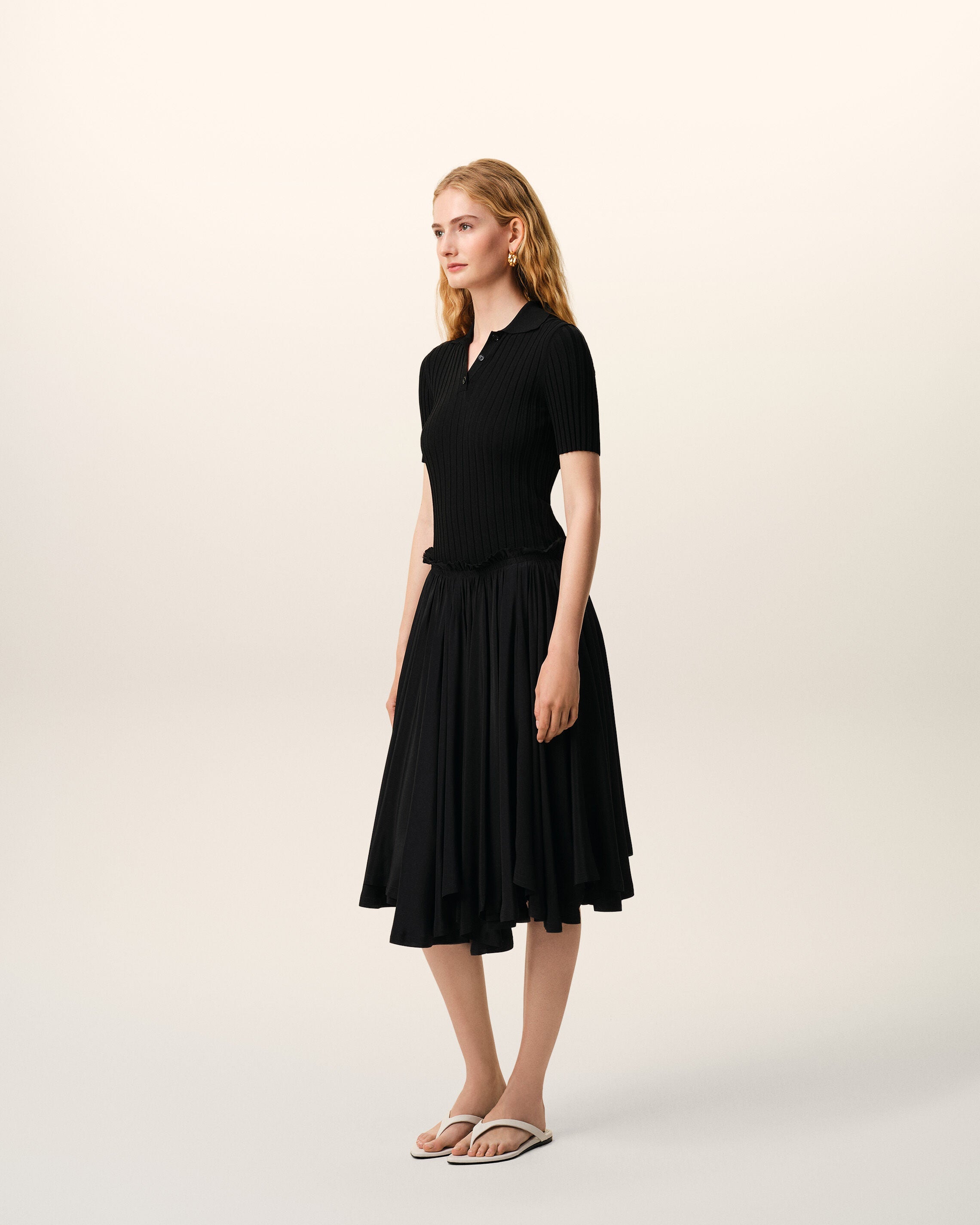 AmiParis Black Blended Silk Midi Corolla Skirt Women's