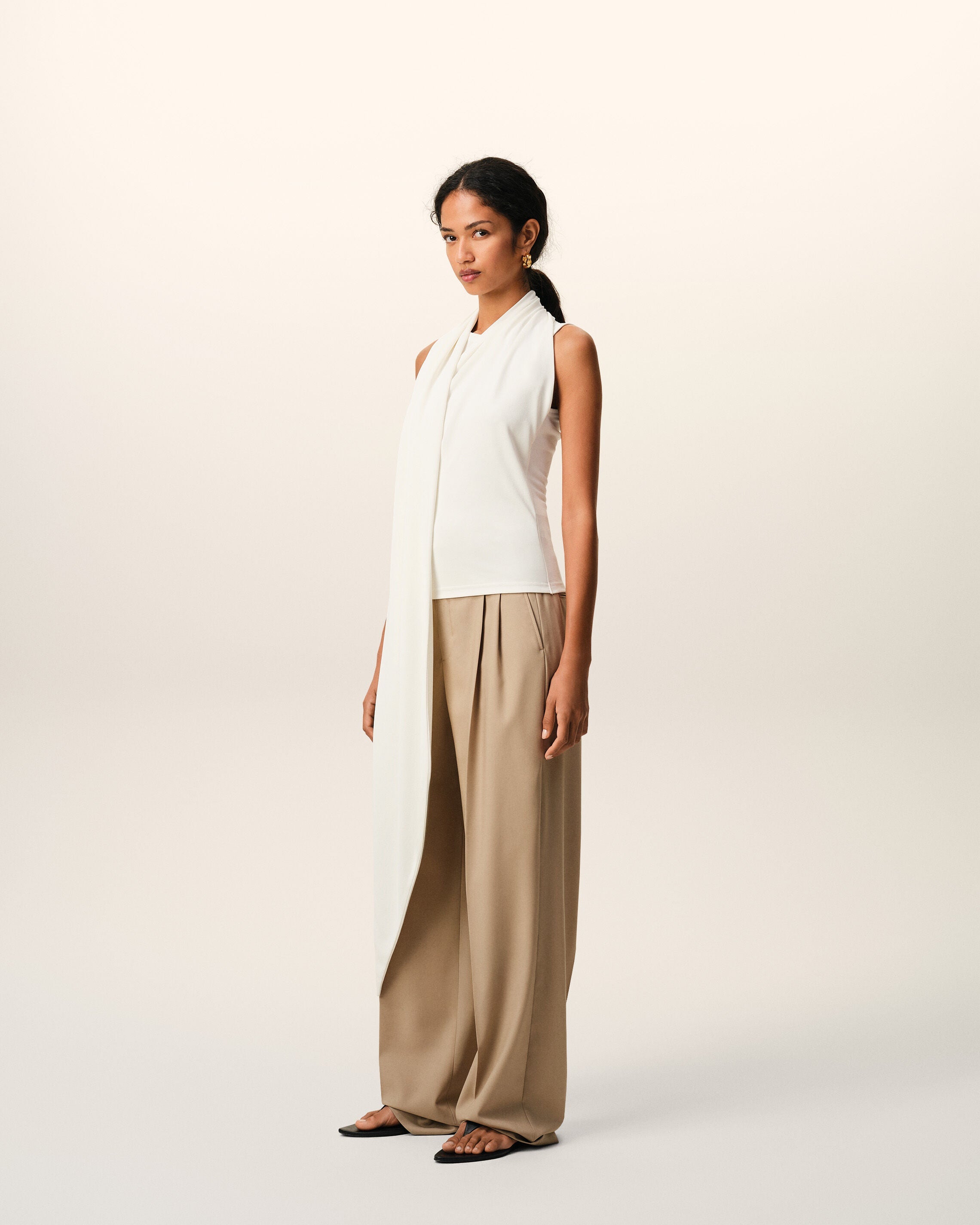 AmiParis White Jersey Sleeveless Lavalliere Top Women's