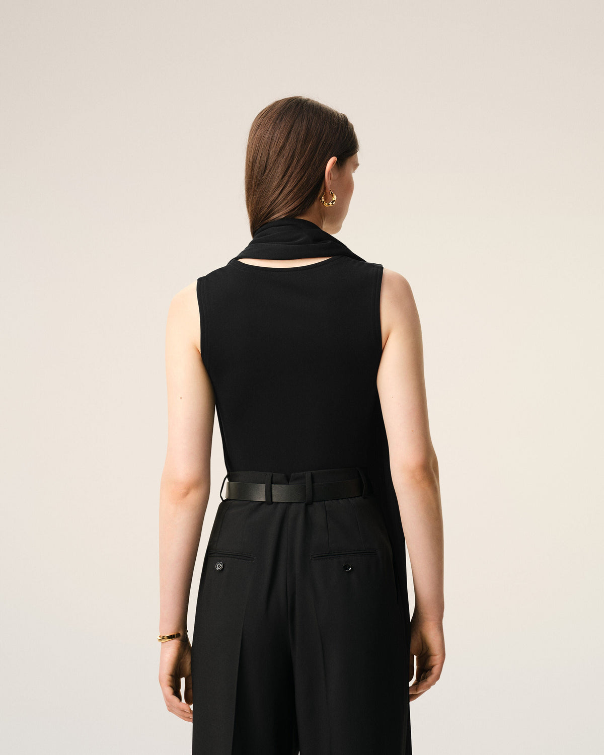 AmiParis Black Jersey Sleeveless Lavalliere Top Women's
