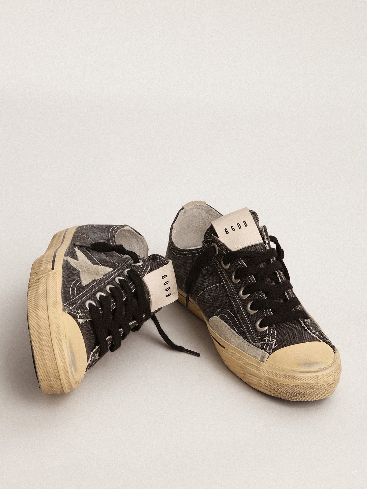 Golden Goose Mens V-Star In Black Canvas With Ice-Gray Star And Heel Mens