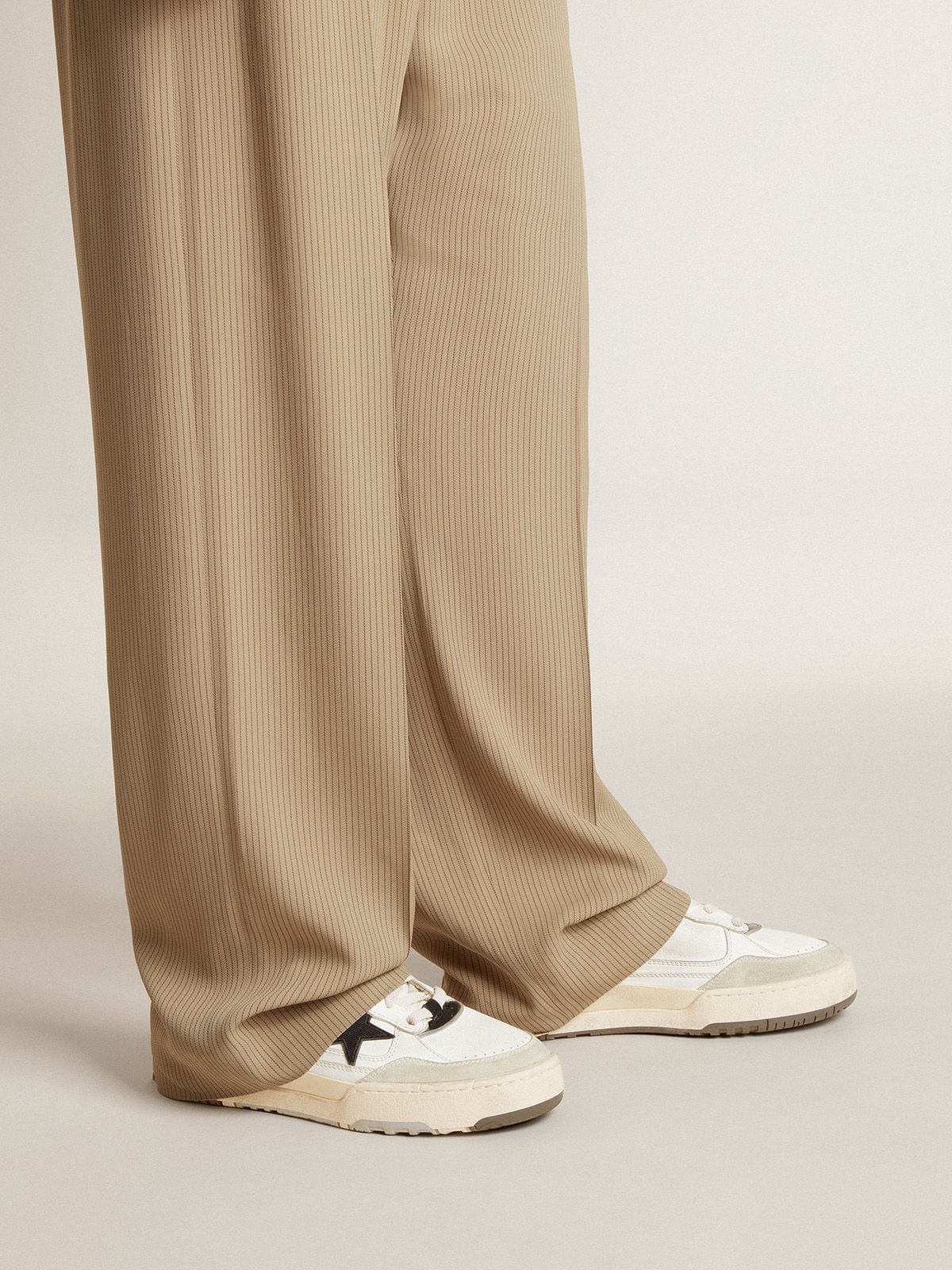 Golden Goose Mens Forty2 With Pink Star And White Leather Heel Tab Mens