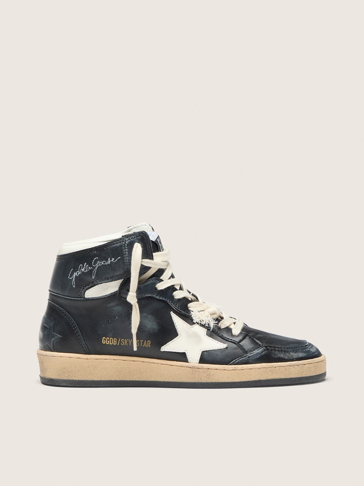Golden Goose Womens Sky-Star In Black Nappa With White Star Womens