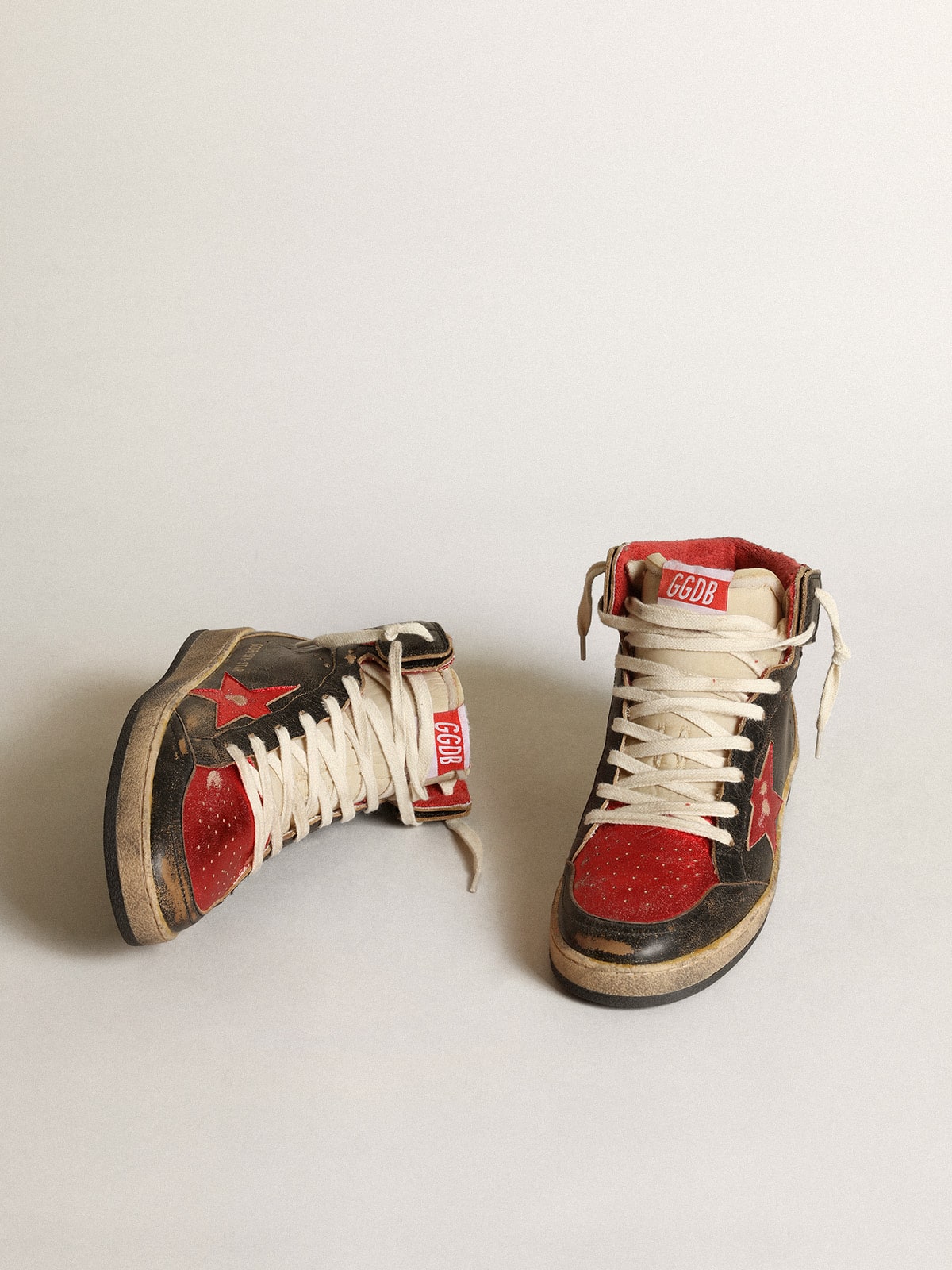Golden Goose Womens Sky-Star In Black Glossy Leather With Red Star Womens