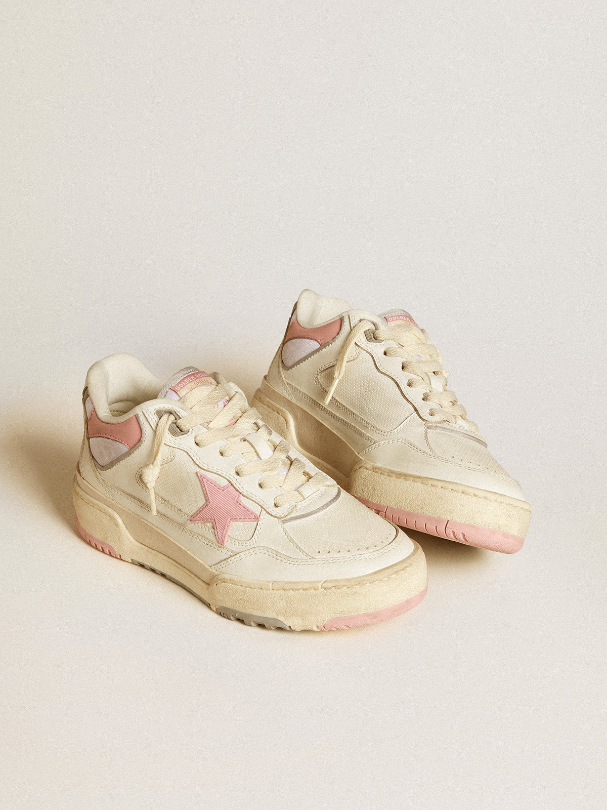 Golden Goose Womens Forty2 With Pink Star And White Leather Heel Tab Womens