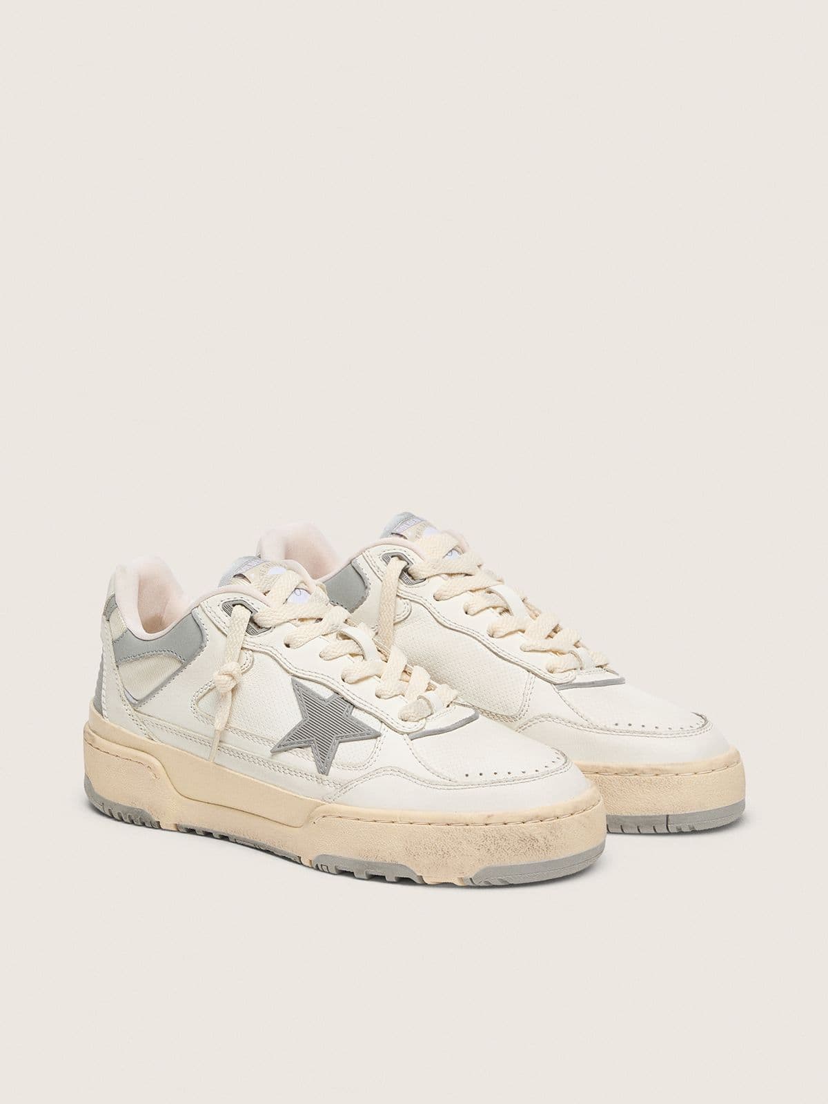 Golden Goose Womens Forty2 With Grey Star And White Leather Heel Tab Womens
