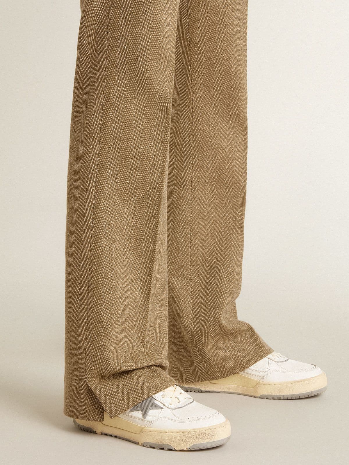 Golden Goose Womens Forty2 With Grey Star And White Leather Heel Tab Womens