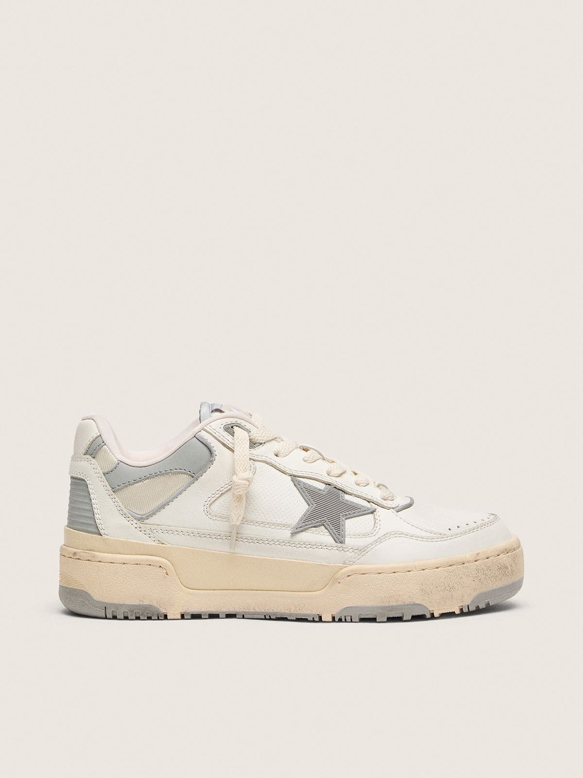 Golden Goose Womens Forty2 With Grey Star And White Leather Heel Tab Womens