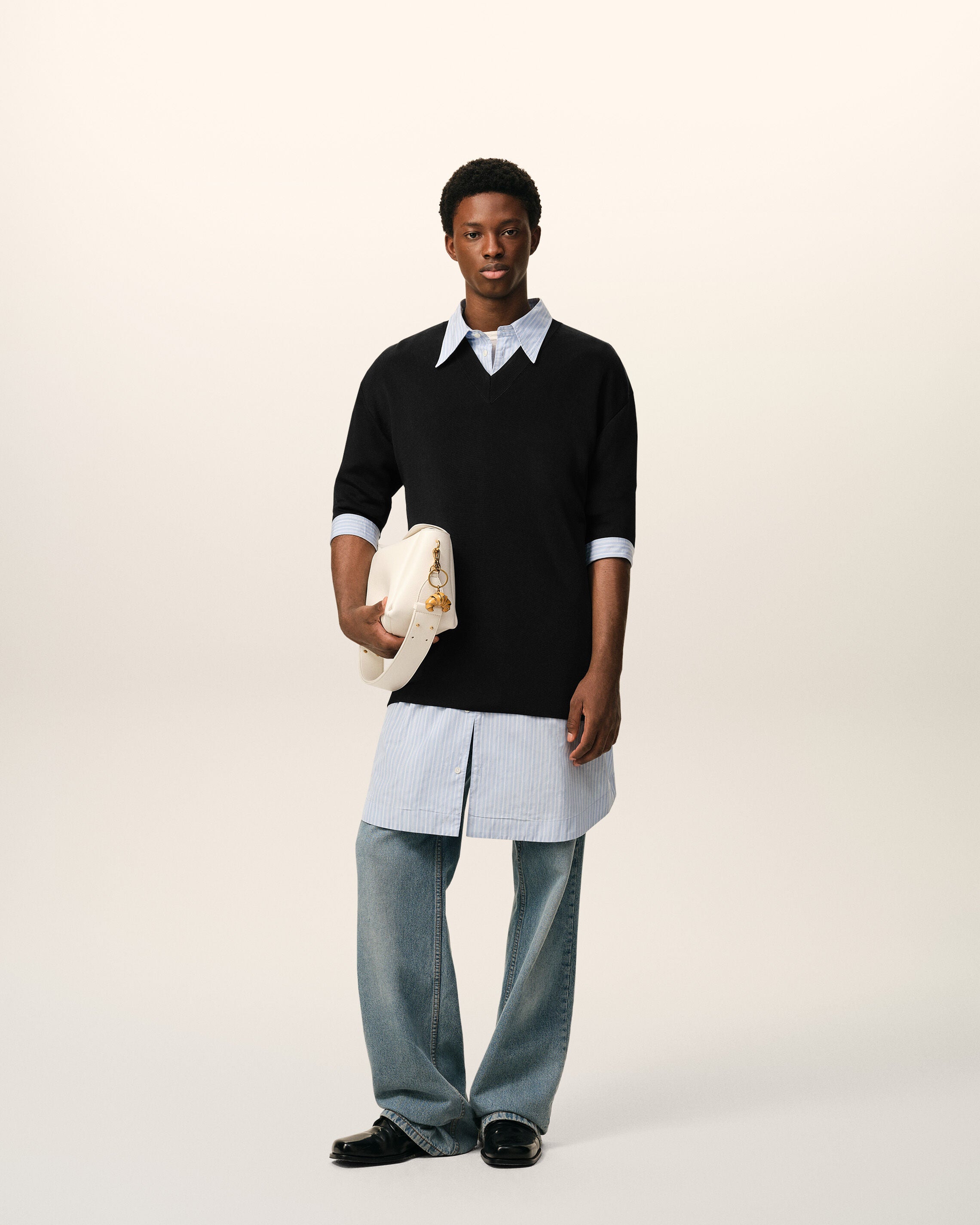 AmiParis Black Wool Short Sleeves V Neck Sweater