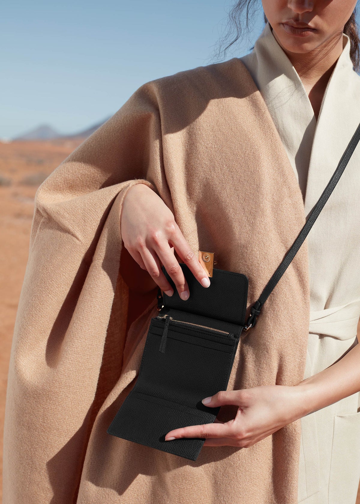 Polene Numero Sept Crossbody Wallet Textured Black