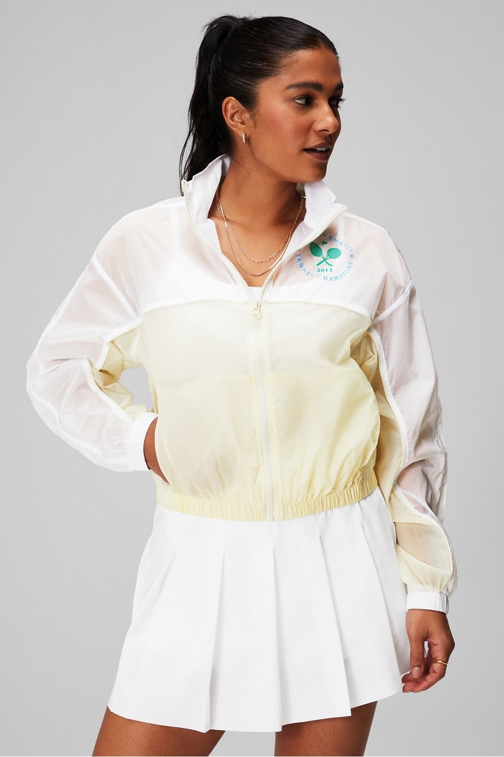 #color_classic-white/cream/graphic