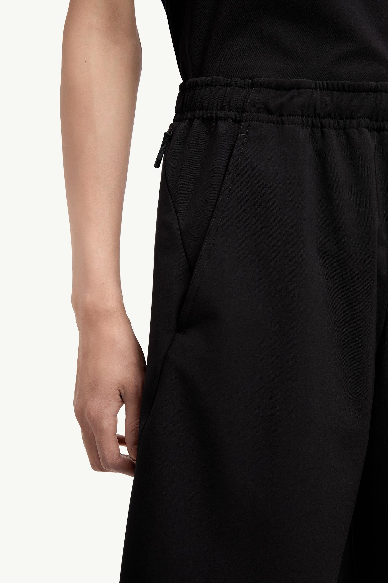 Moncler Logo Patch Shorts Black Black