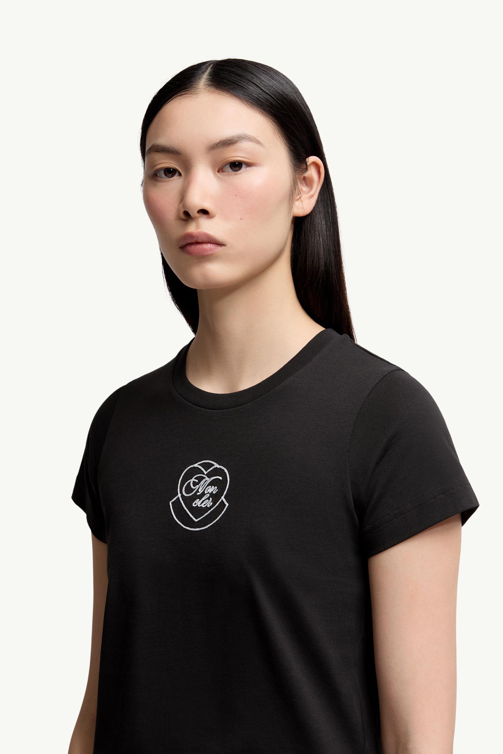 Moncler Embroidered Heart Logo Cotton T-Shirt Black Black