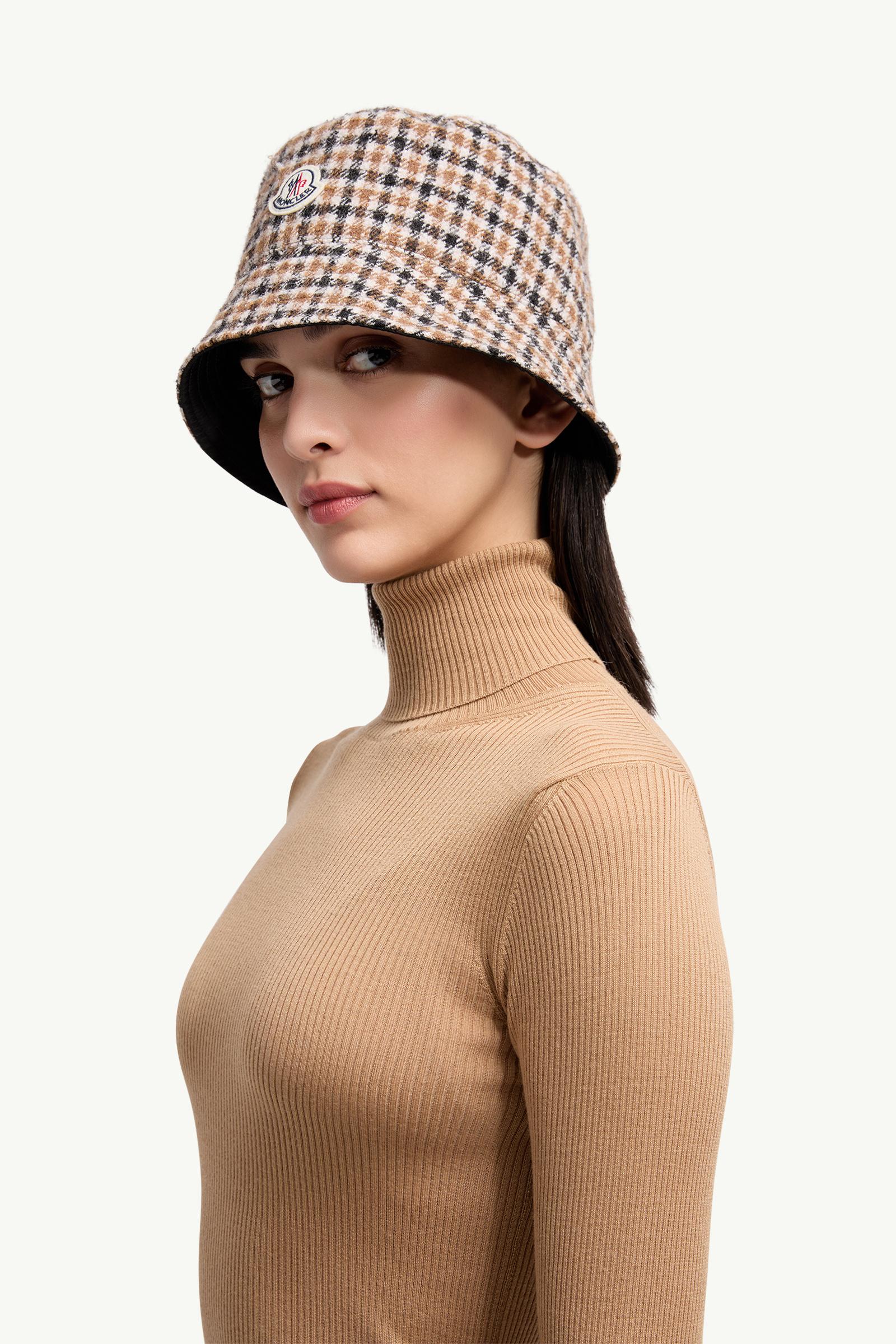 Moncler Logo Wool Turtleneck Sweater Beige Beige